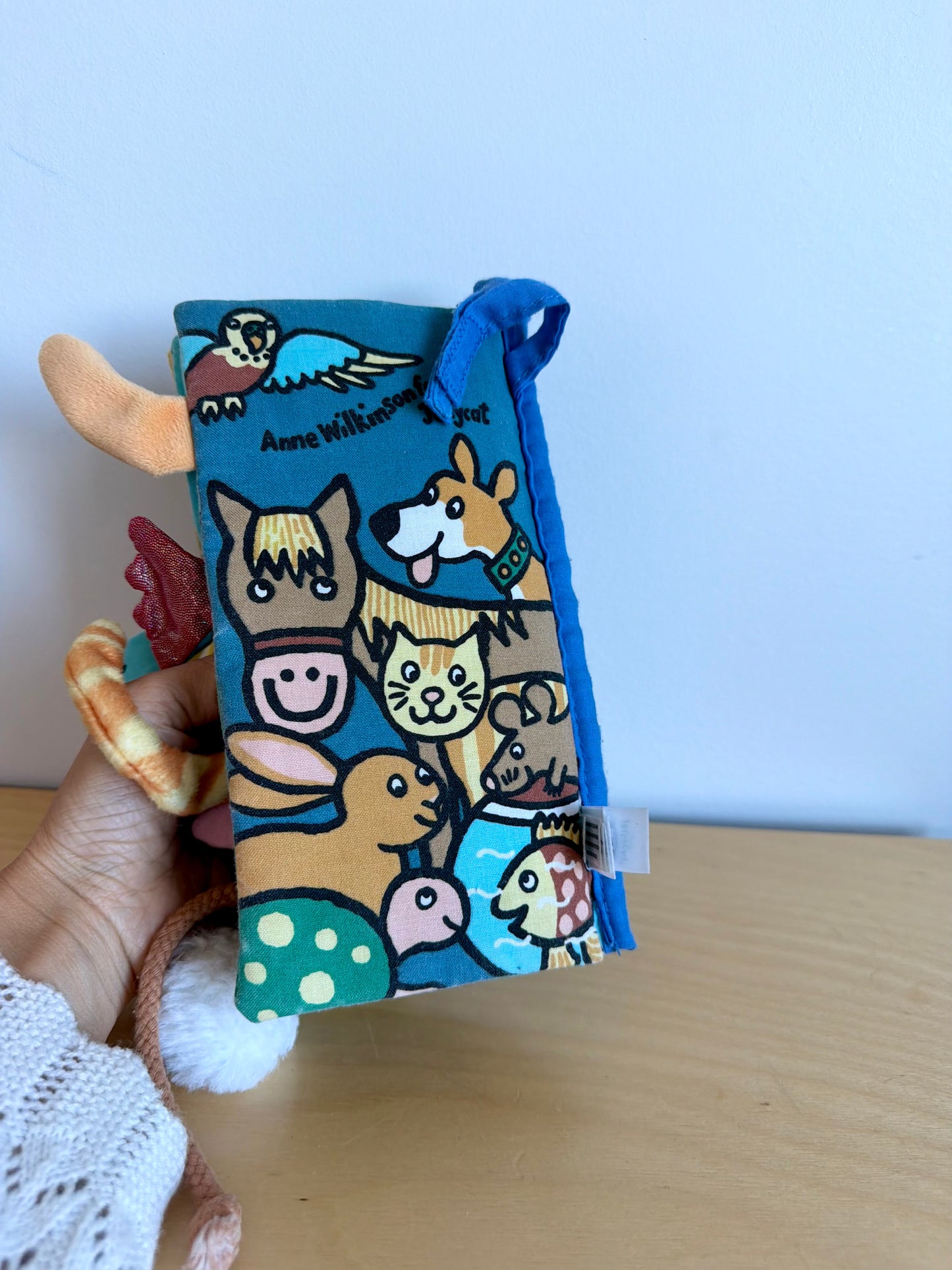 Pet Tails Soft Book / 0-1 years