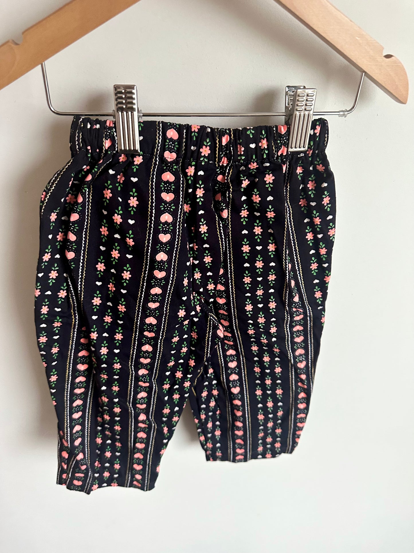 Black Floral Heart Pants / 18-24m?