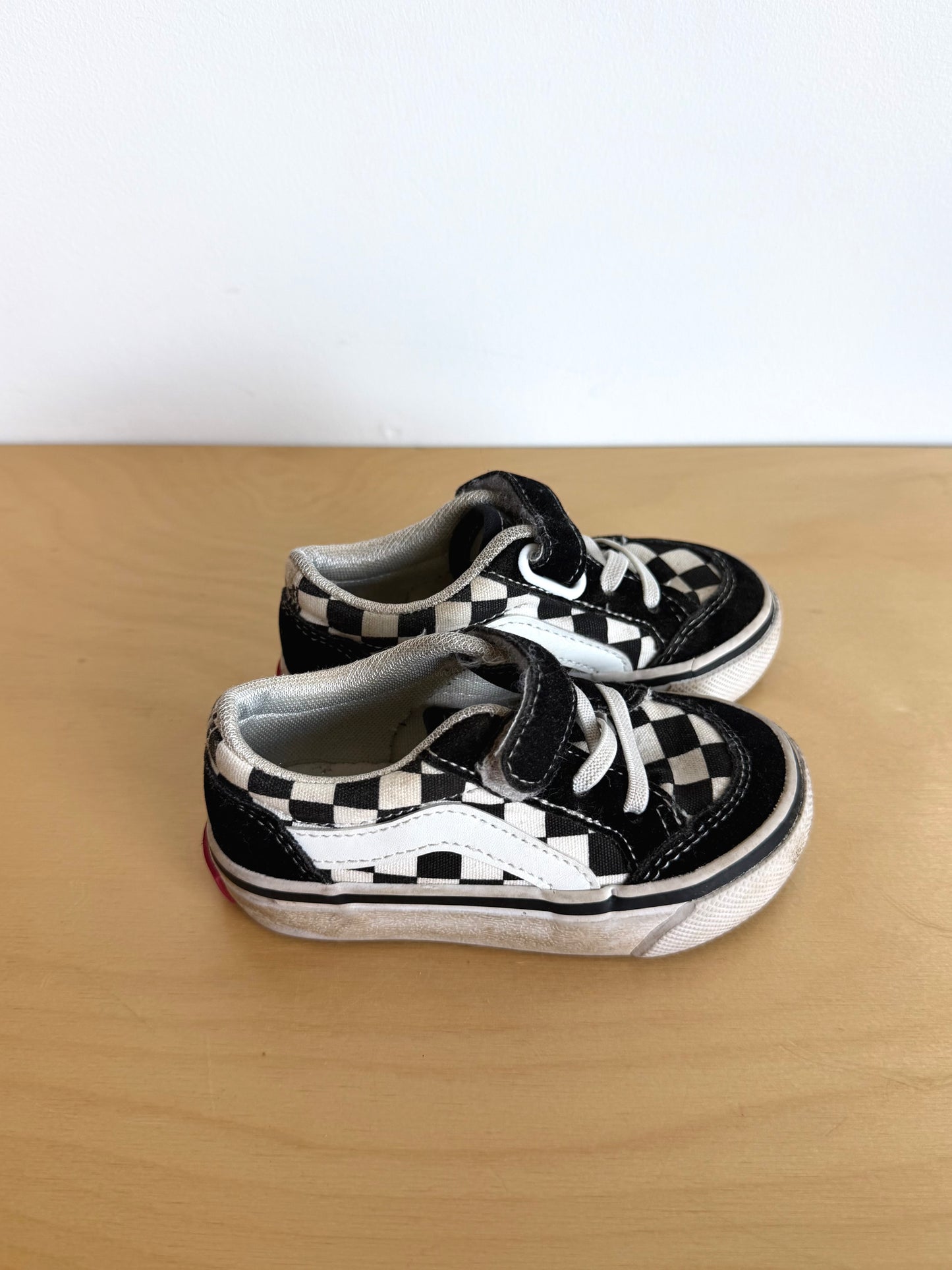 Black Checkered Velcro Shoes / Size 6 toddler