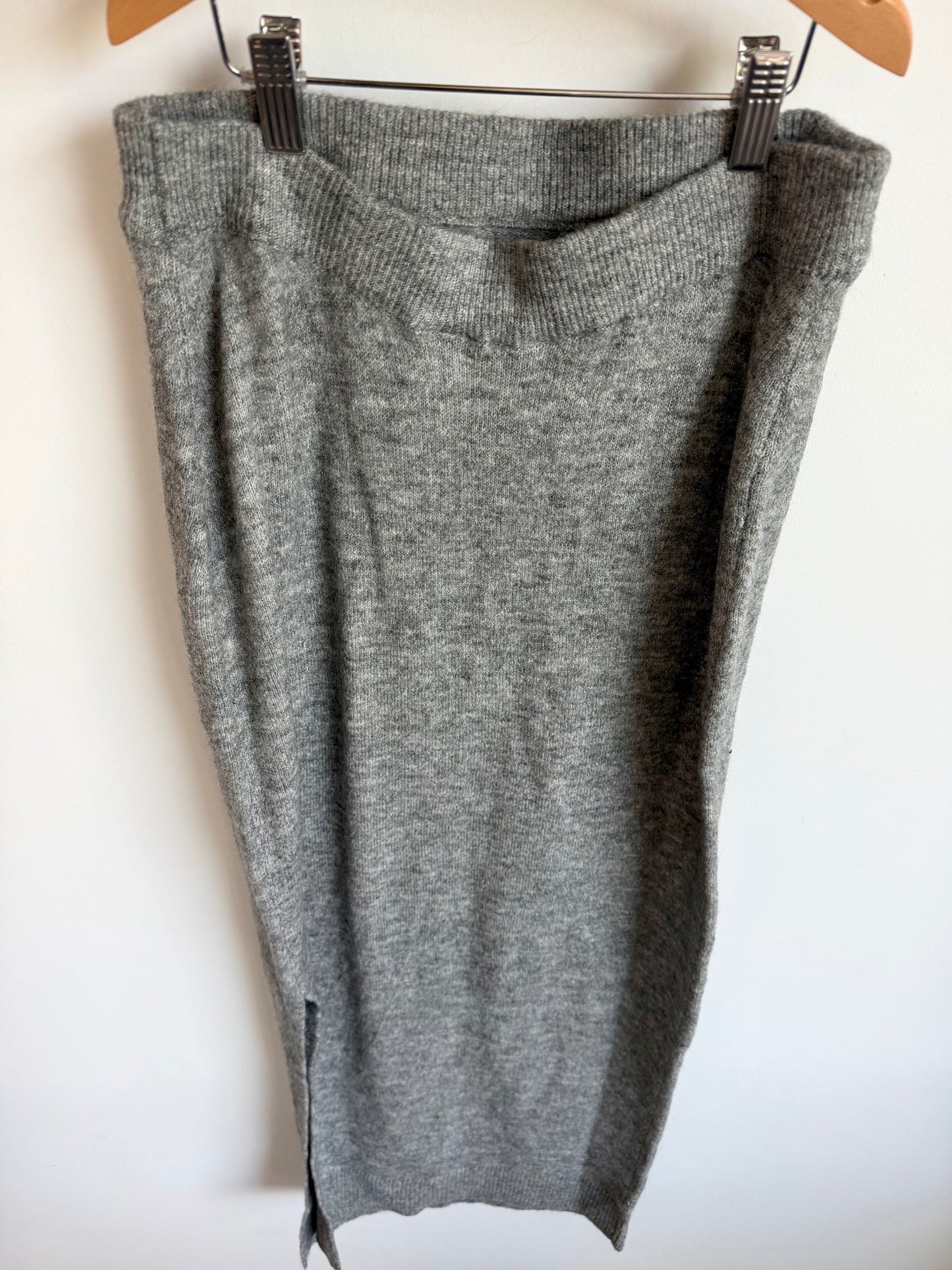 H&M Light Grey Knit Maternity Skirt (With Tags) / S
