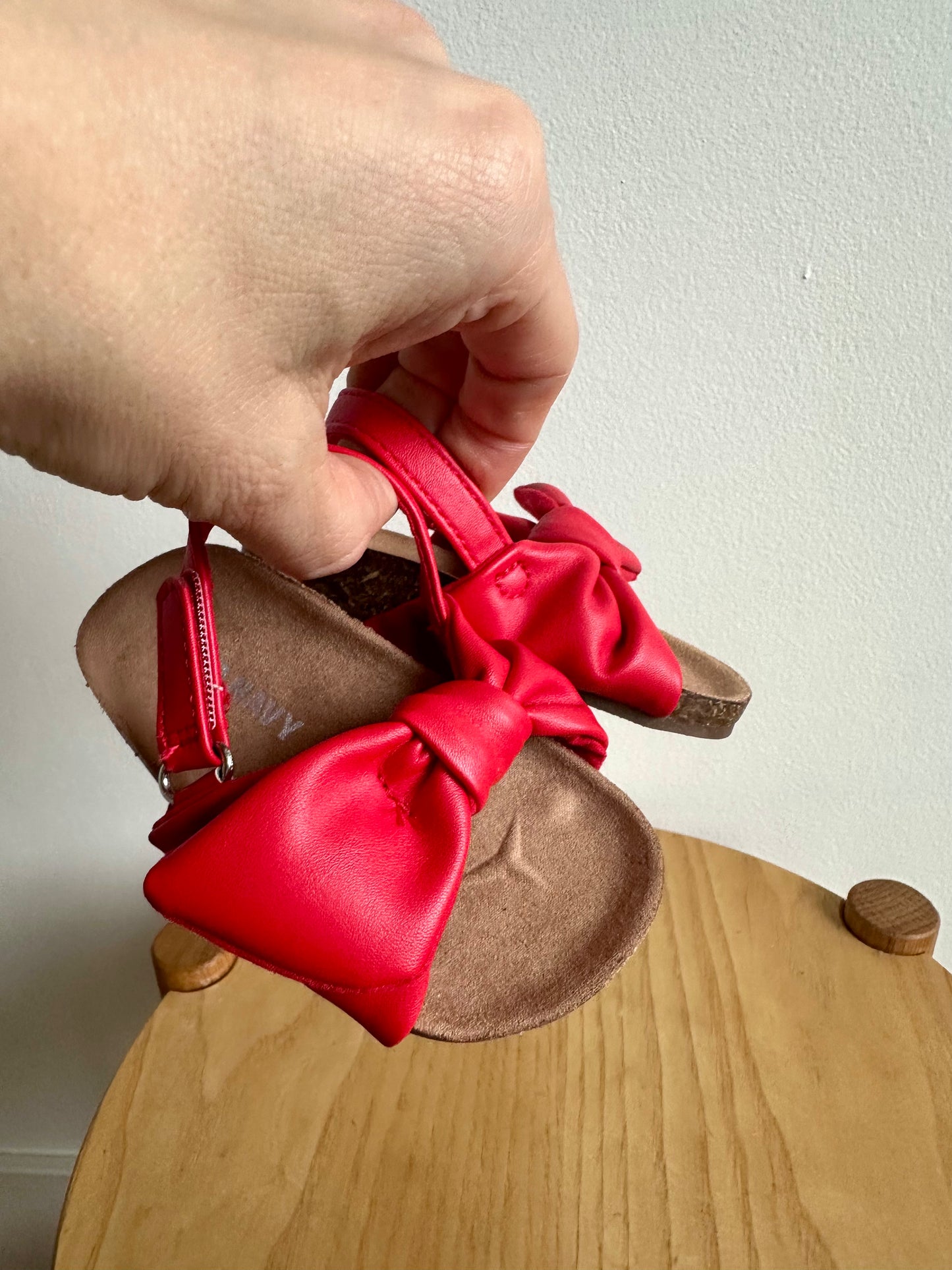 Red Bow Sandals / Size 3 Infant