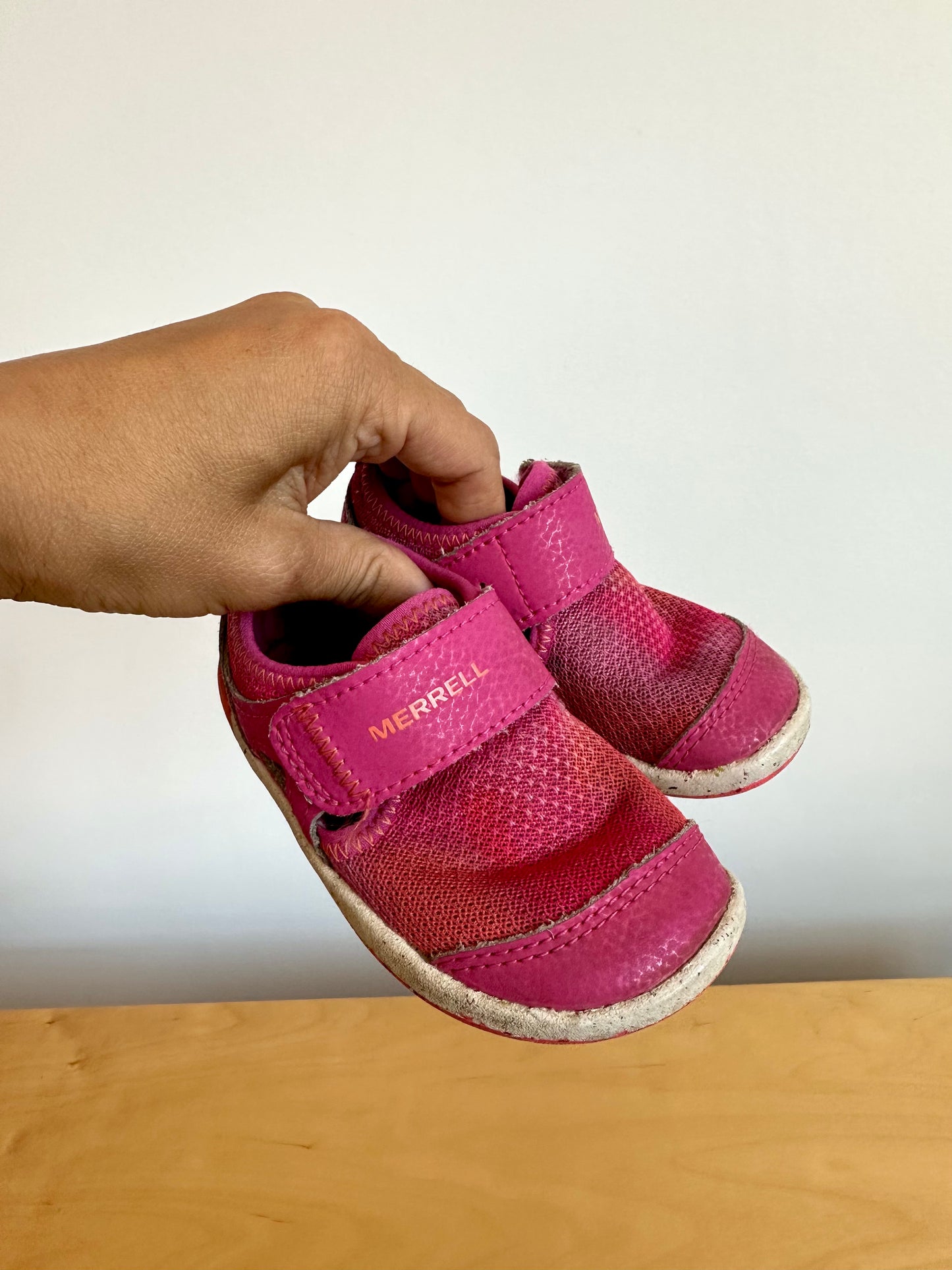 Merrell Pink Shoe (PLAY) / Size 5M Toddler