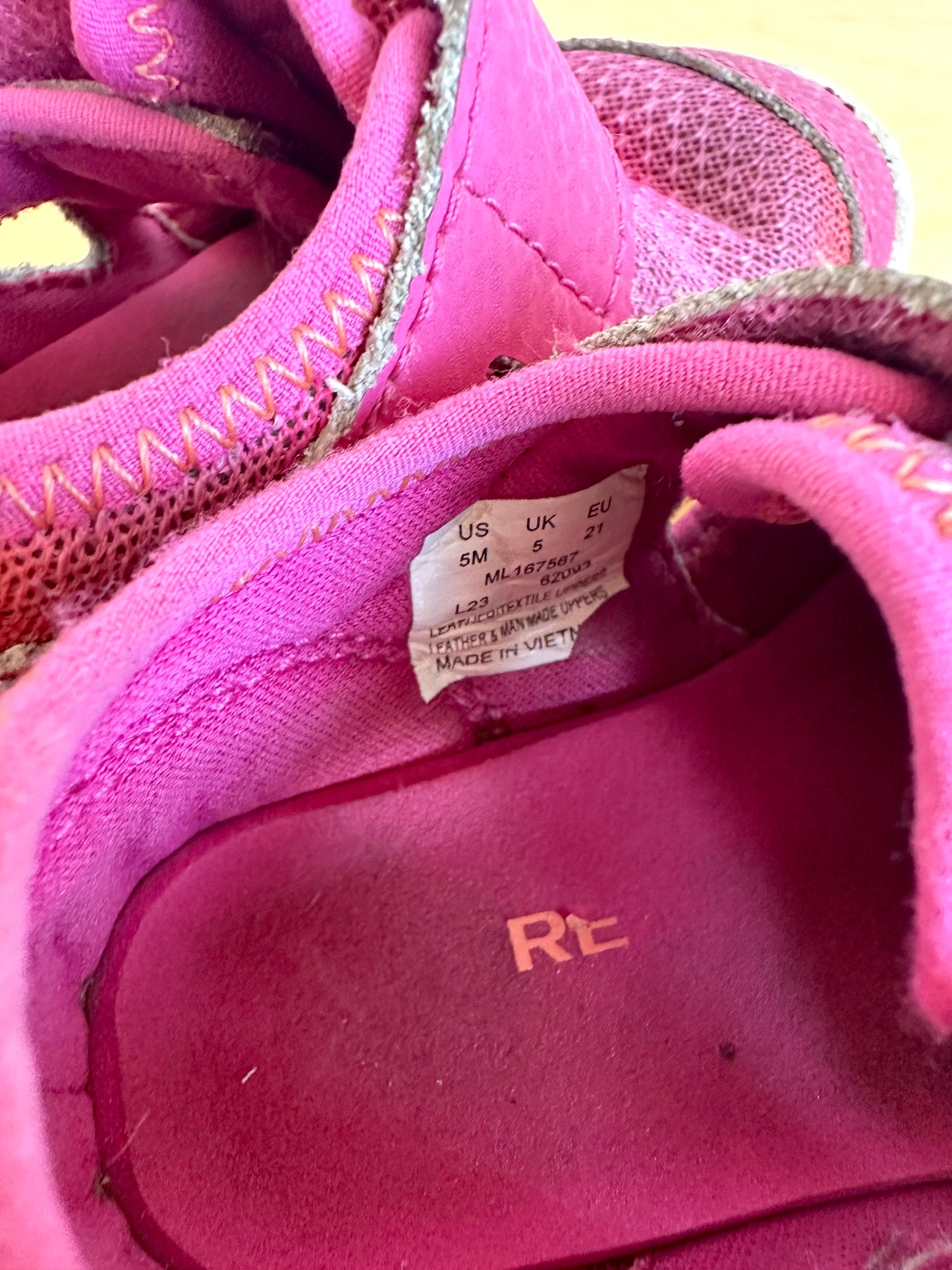 Merrell Pink Shoe (PLAY) / Size 5M Toddler