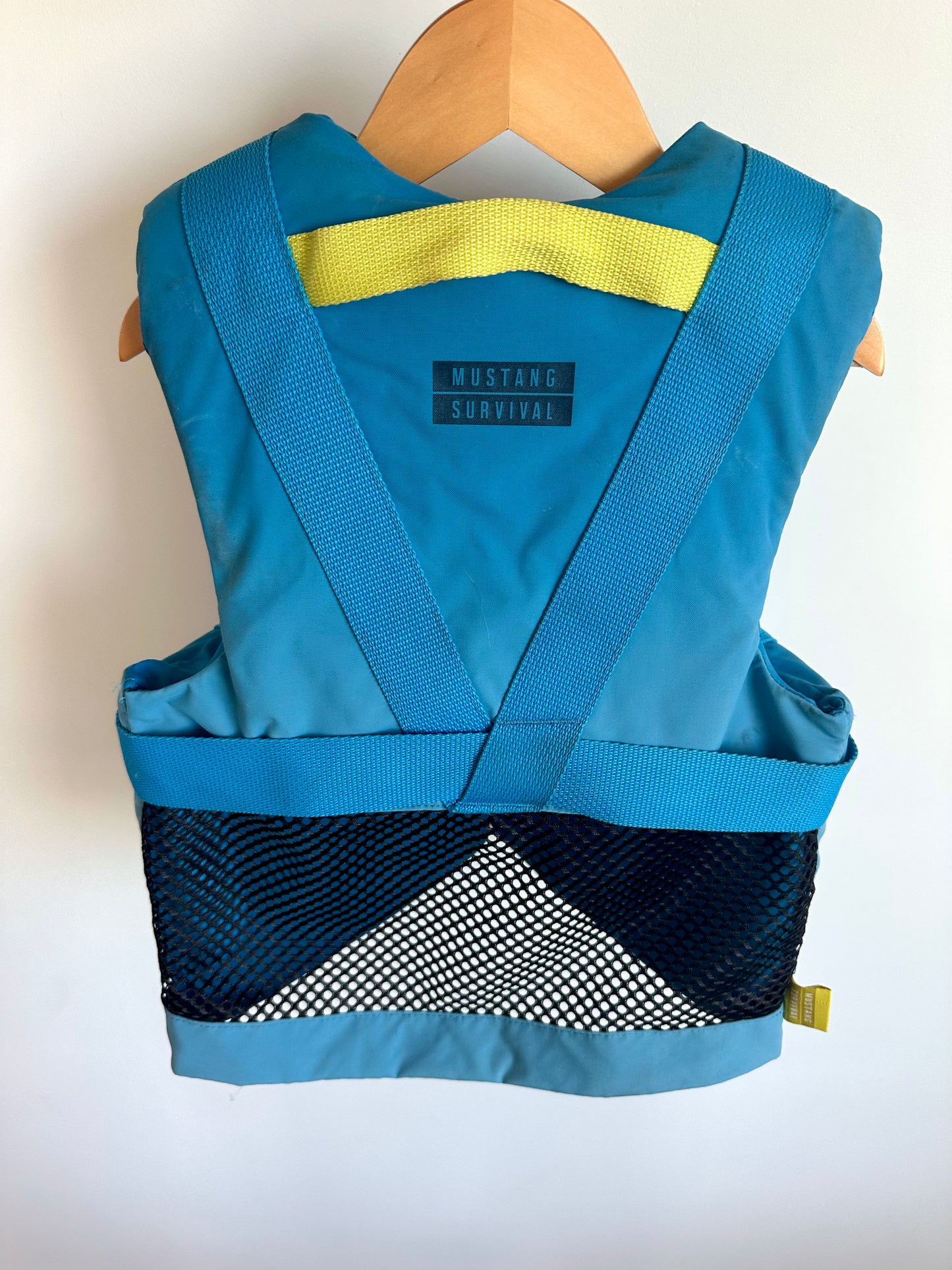 Blue Life Jacket / 55-88 lbs (No Shipping)
