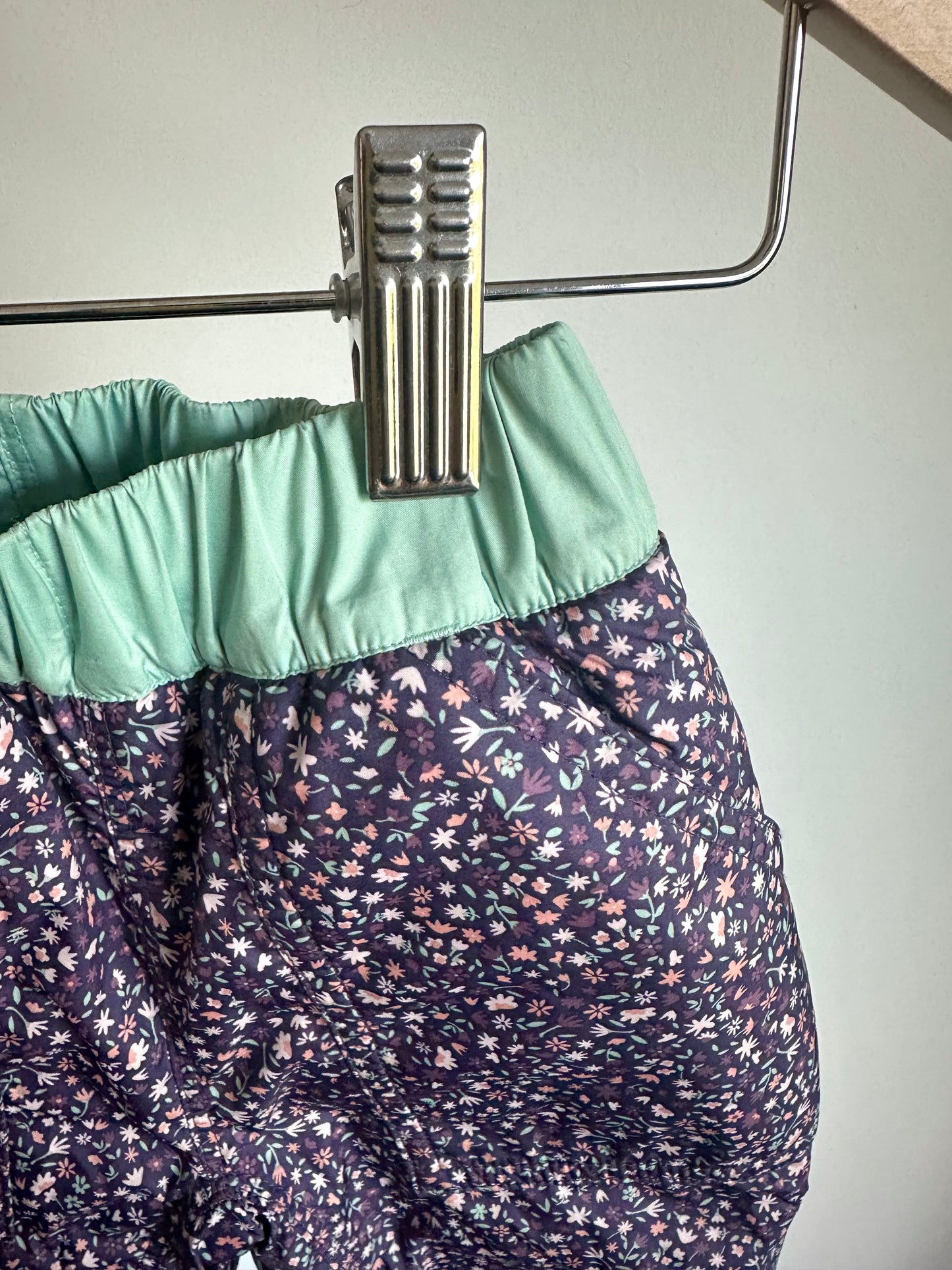 Patagonia Outdoor Floral Pants / 6-12m