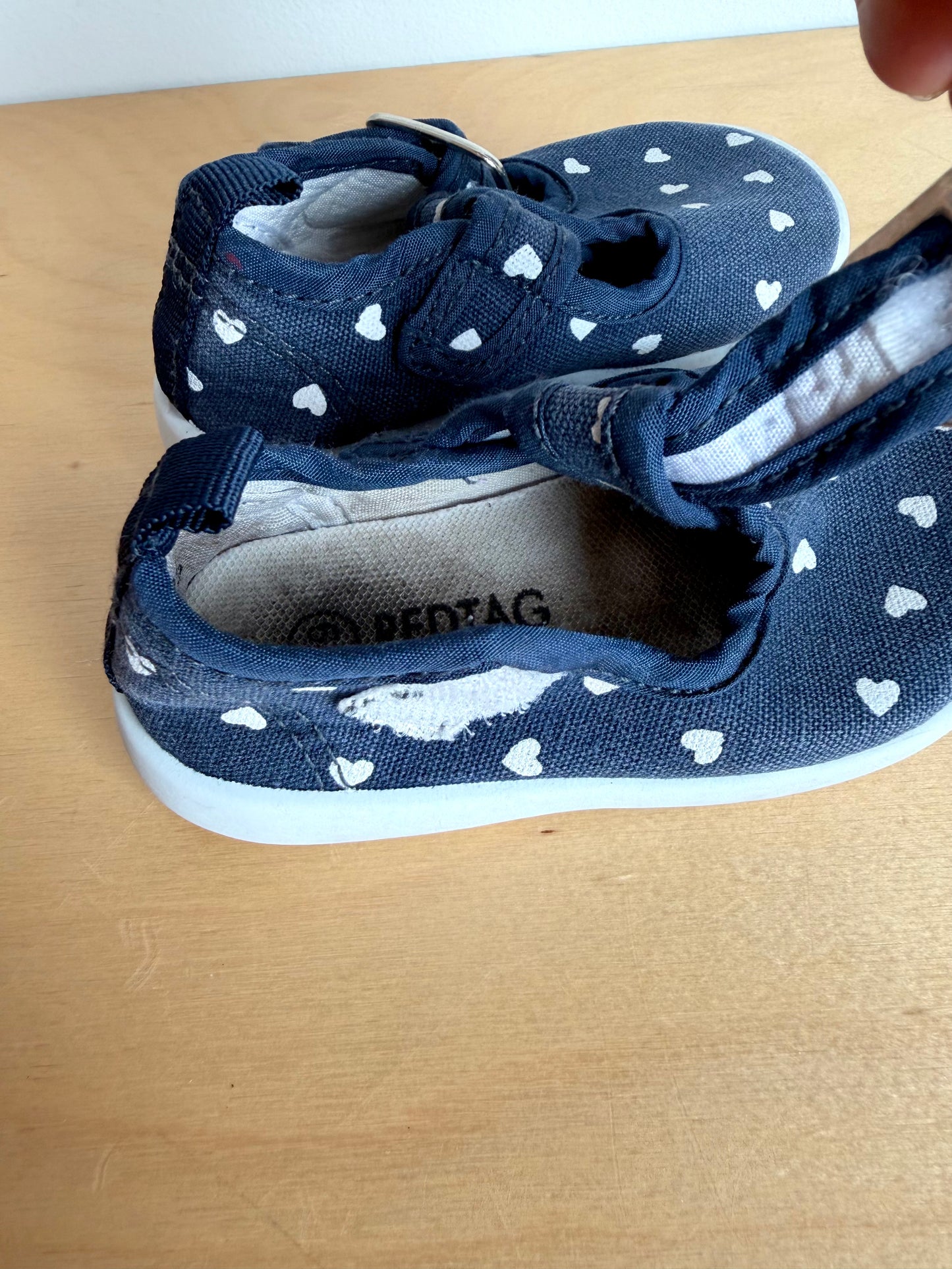 Heart Navy Shoes / Size 3.5-4 Infant