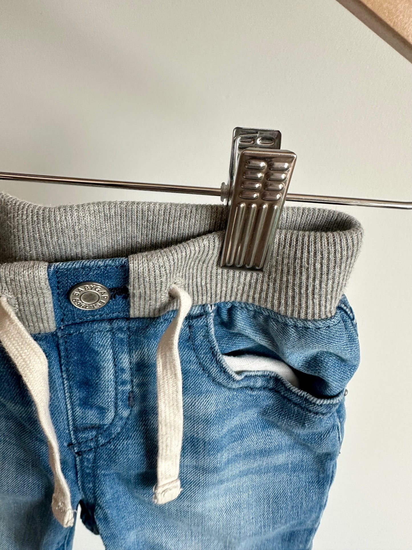 Gap Jeans with Elastic Waist / 6-12m
