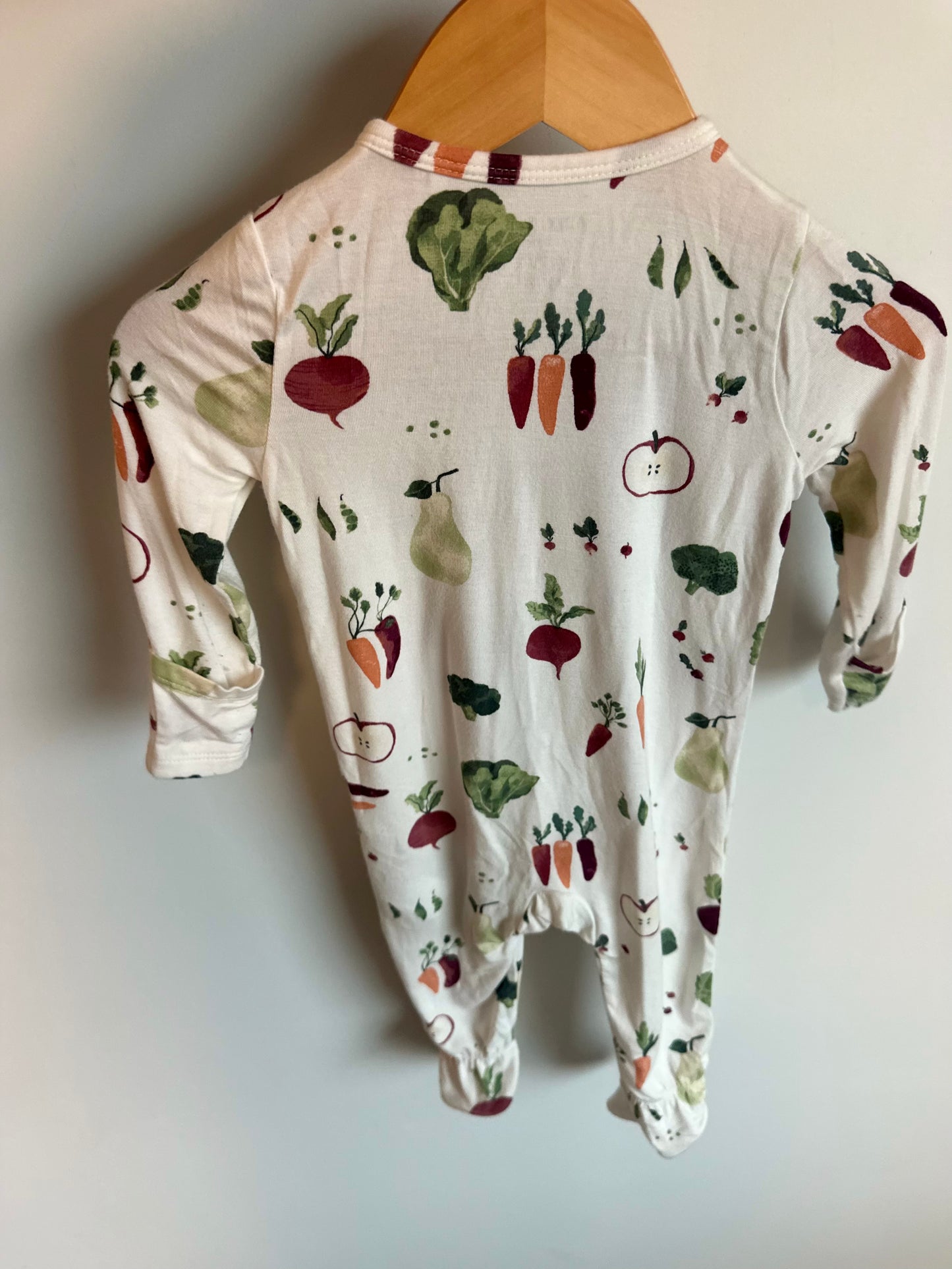 Angel Dear Bamboo Fruit + Veggie Sleeper / 6-9m