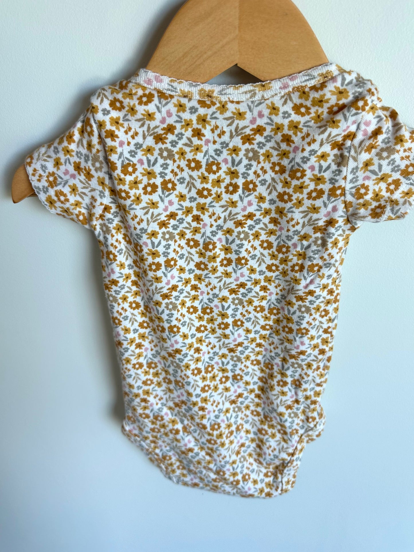 Yellow Floral Bodysuit / 3-6m