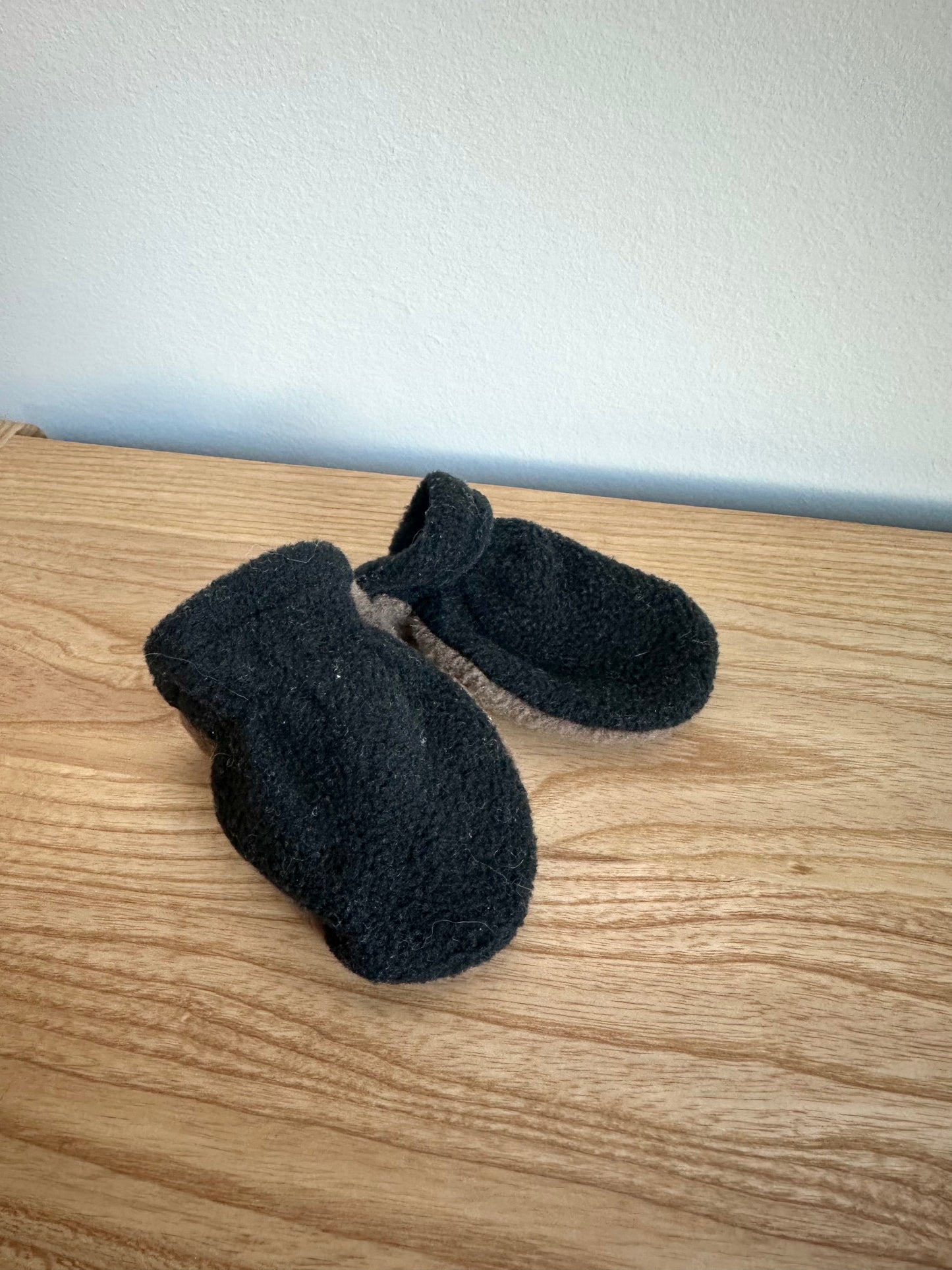 Bear + Black Mits (Set of 2) / 0-3m