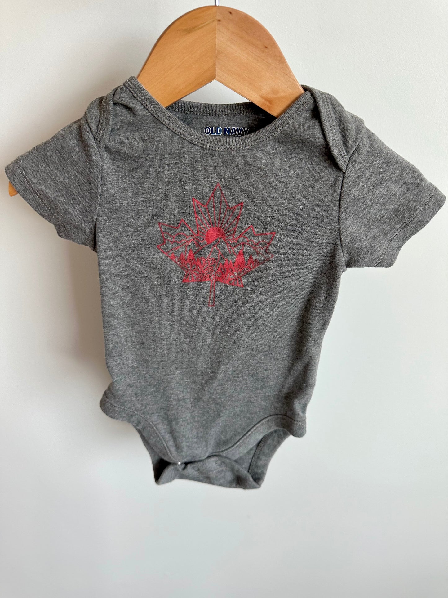 Grey Maple Leaf Bodysuit / 12-18m