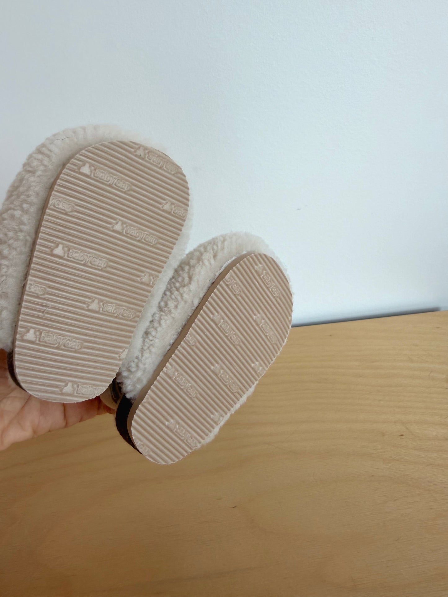 Slide On Cream Soft Sandals / 3-6m