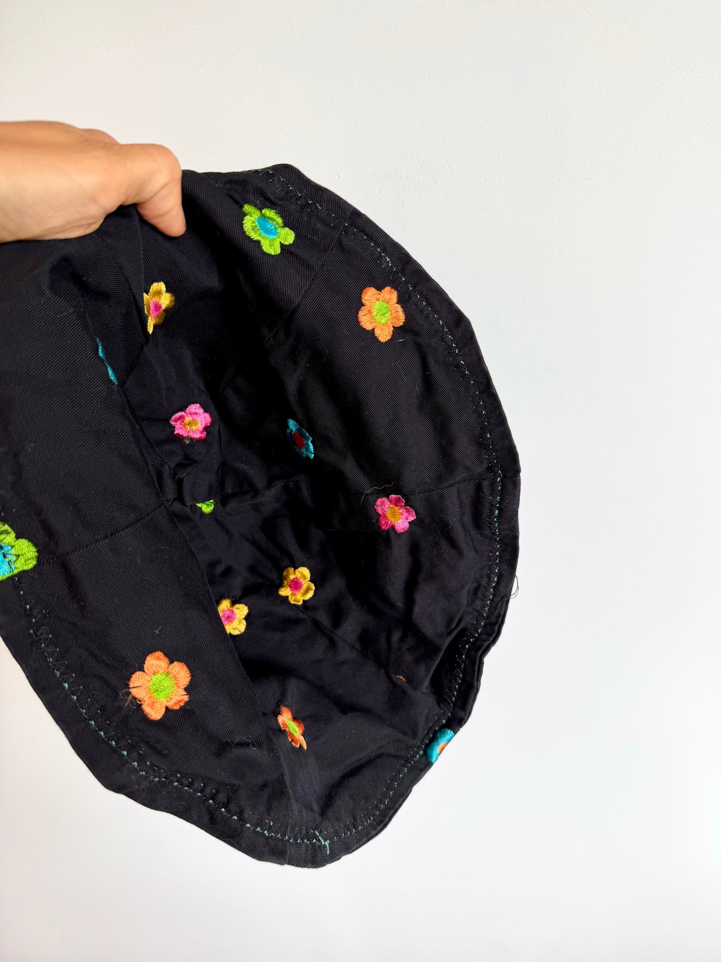 Black Embroidery Bucket Hat / 18-24m?