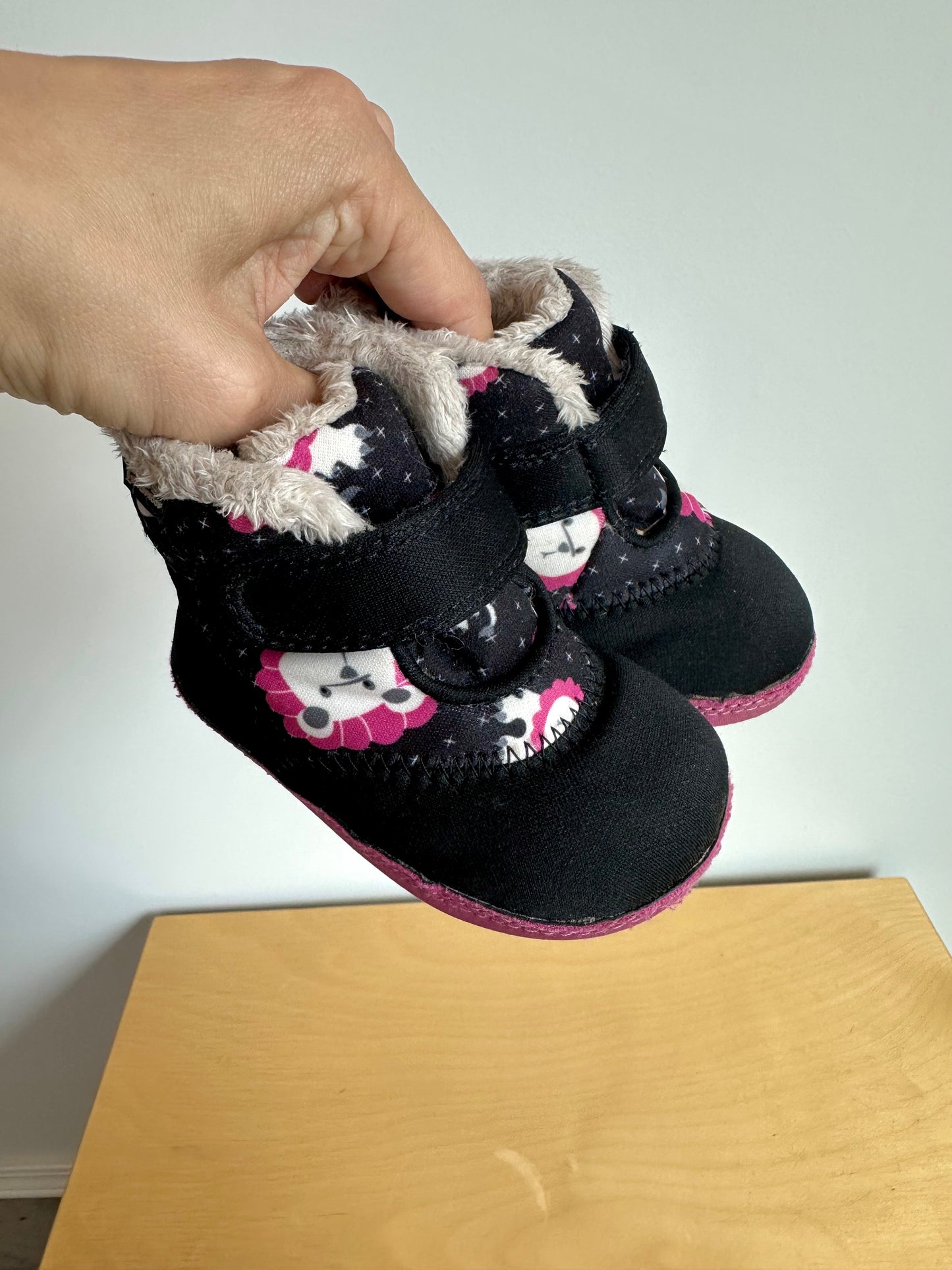Bogs Pink Lion Waterproof Ankle Boot / Size 4 Toddler