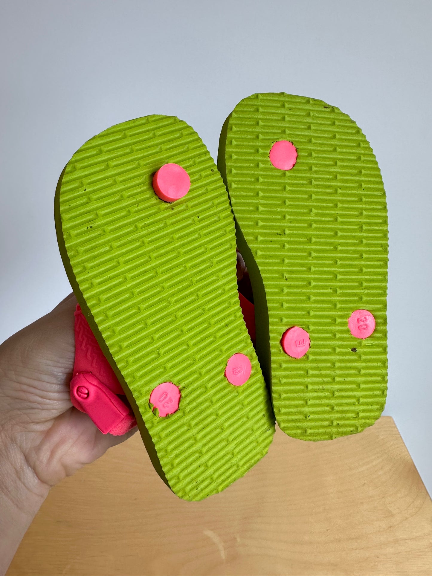 Pebbles Havaianas / Size 6 Toddler