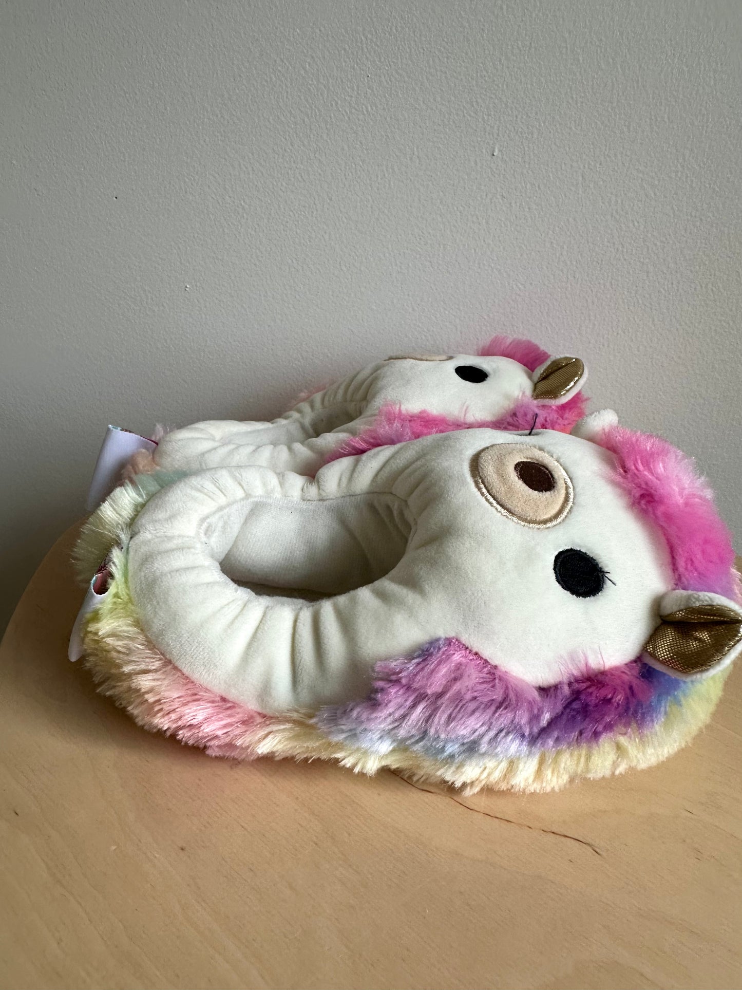 FuzzAMallow Slippers / Size 13 (Little Kid) (No Shipping)