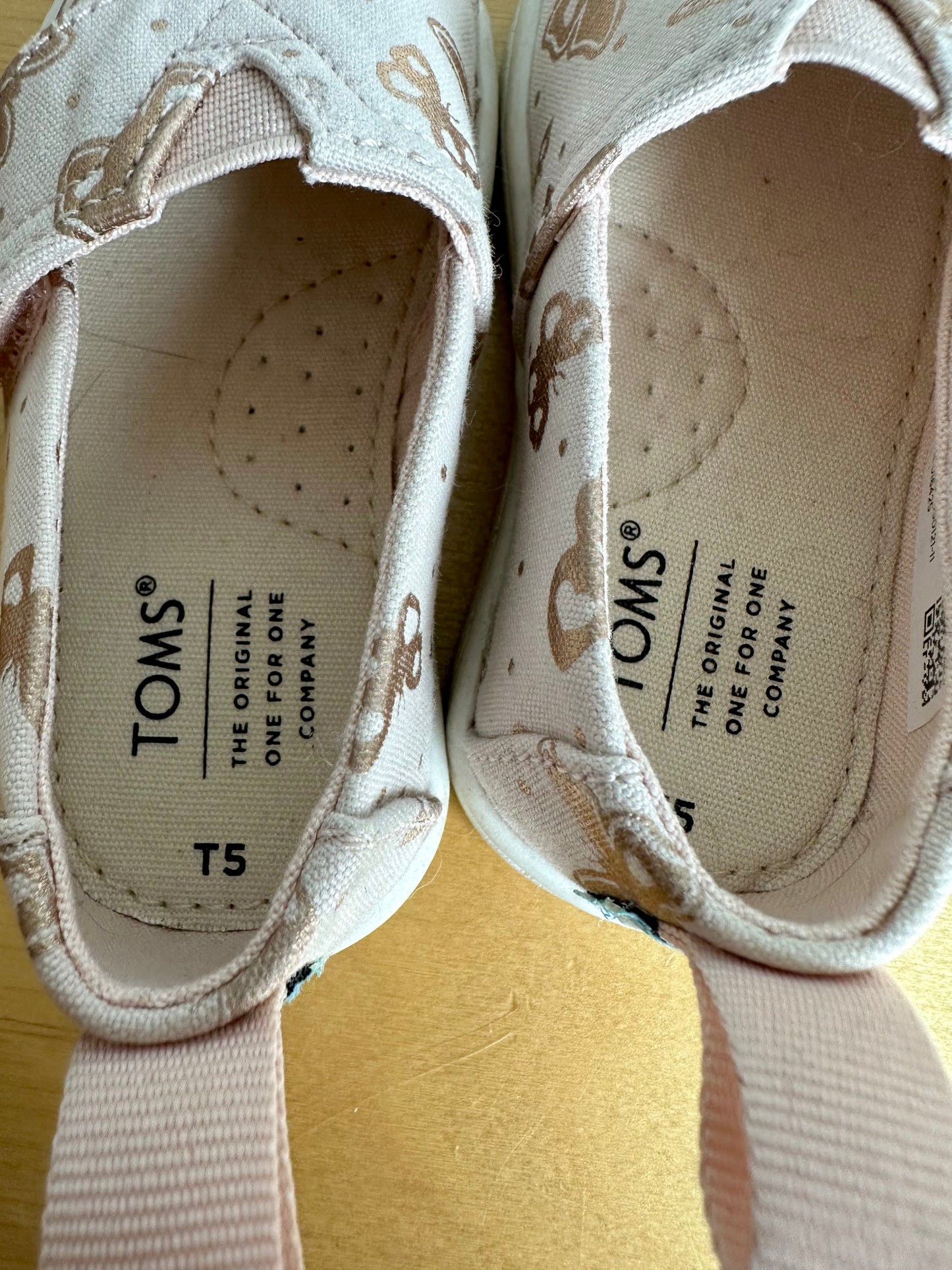 Toms Butterfly Sneakers / Size 5 Toddler