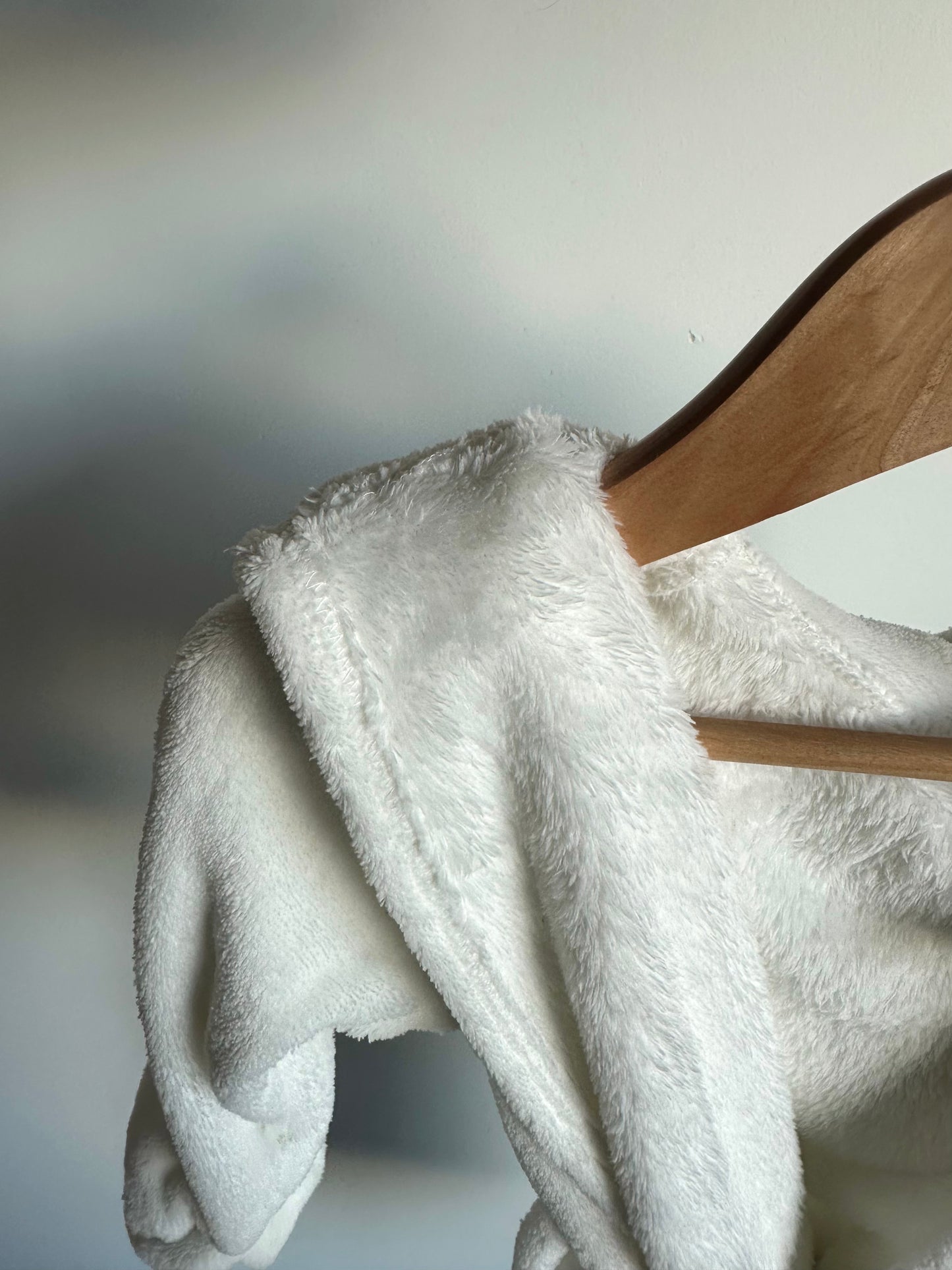 White Bear Robe (PLAY) / 4T