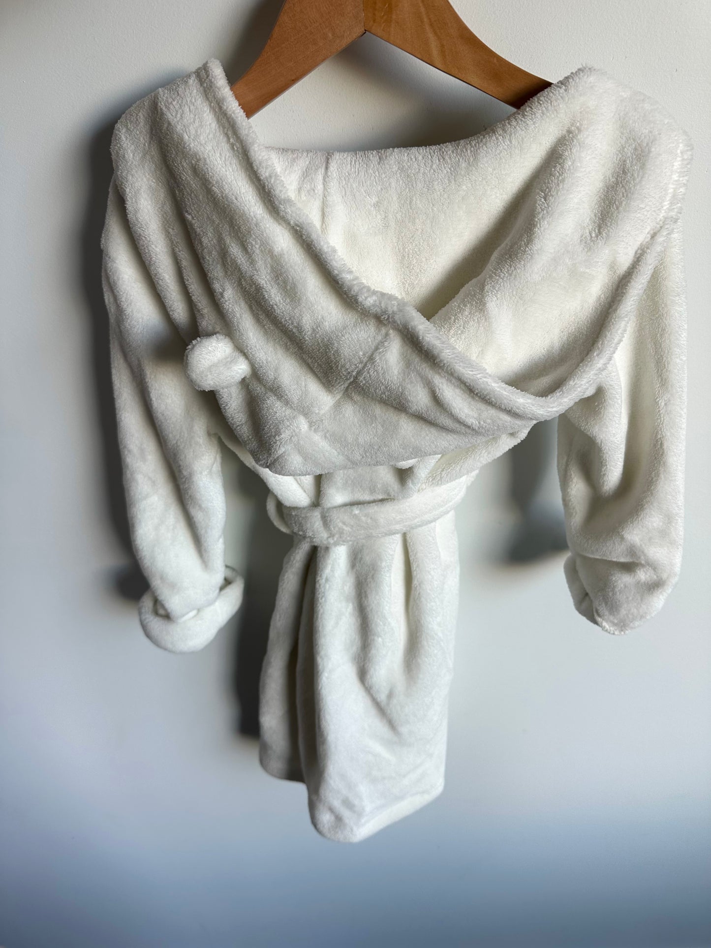 White Bear Robe (PLAY) / 4T