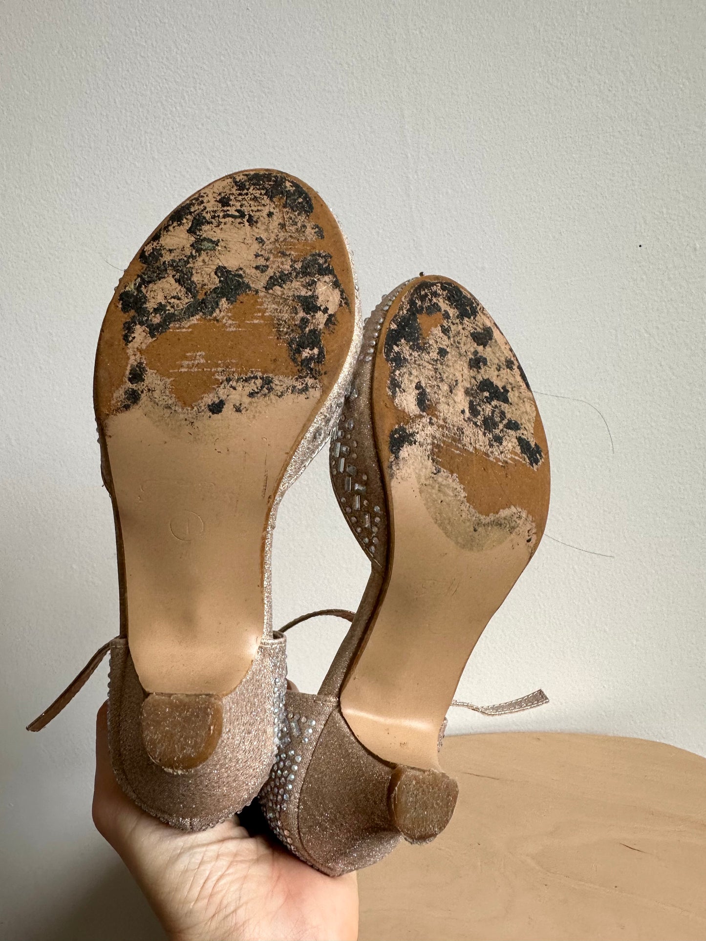 Sparkly Ankle Shoes / Size 1 Big Kids (No Shipping)