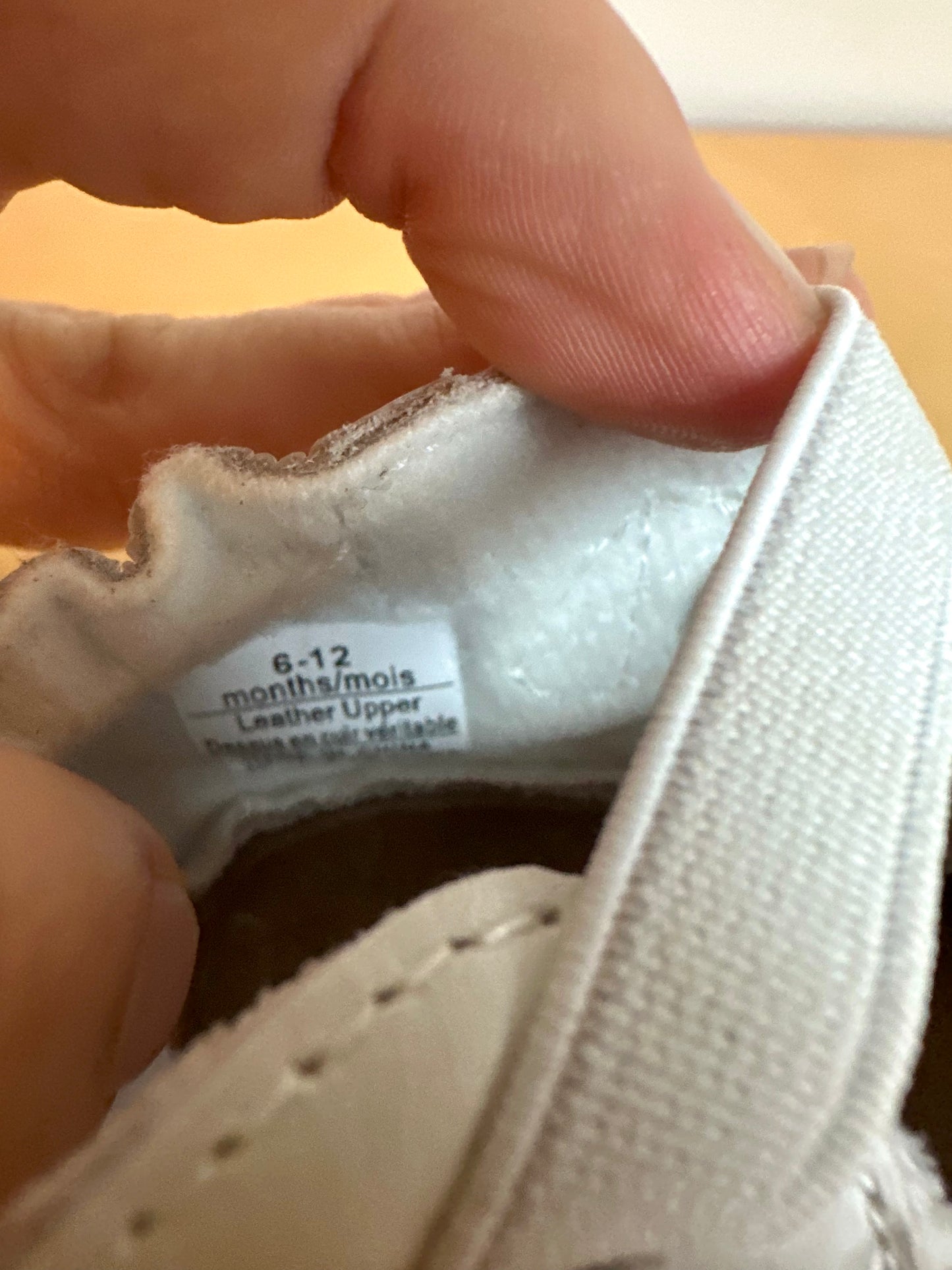 White Flower Soft Sole Shoes / 6-12m