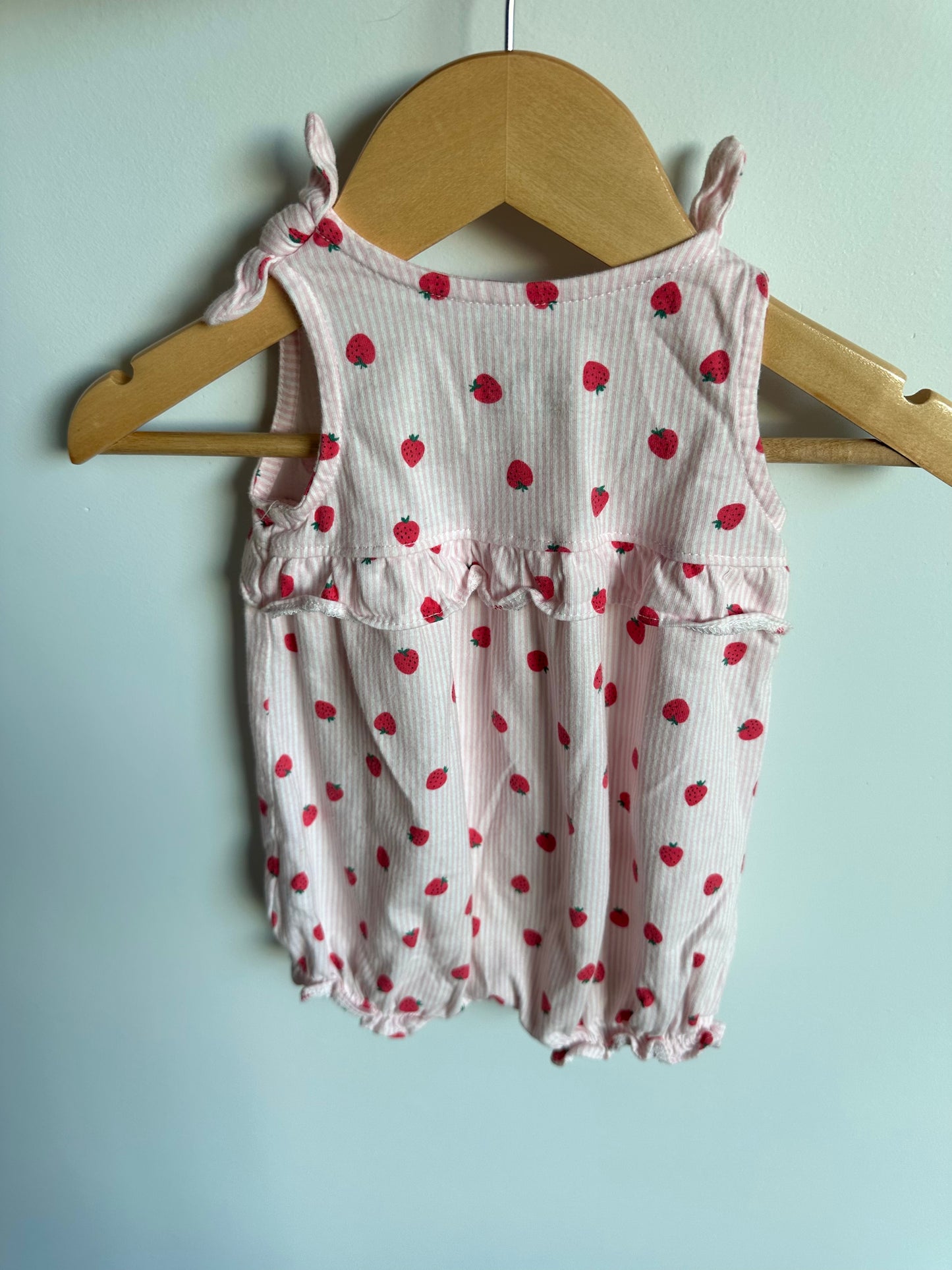 Strawberry Romper / 3m
