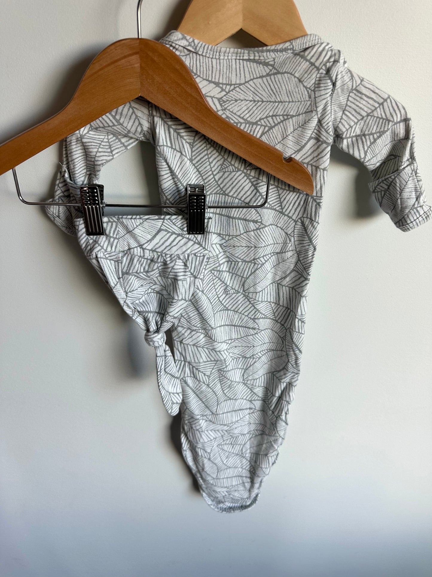 Leaf Pattern Gown + Hat / 0-3m