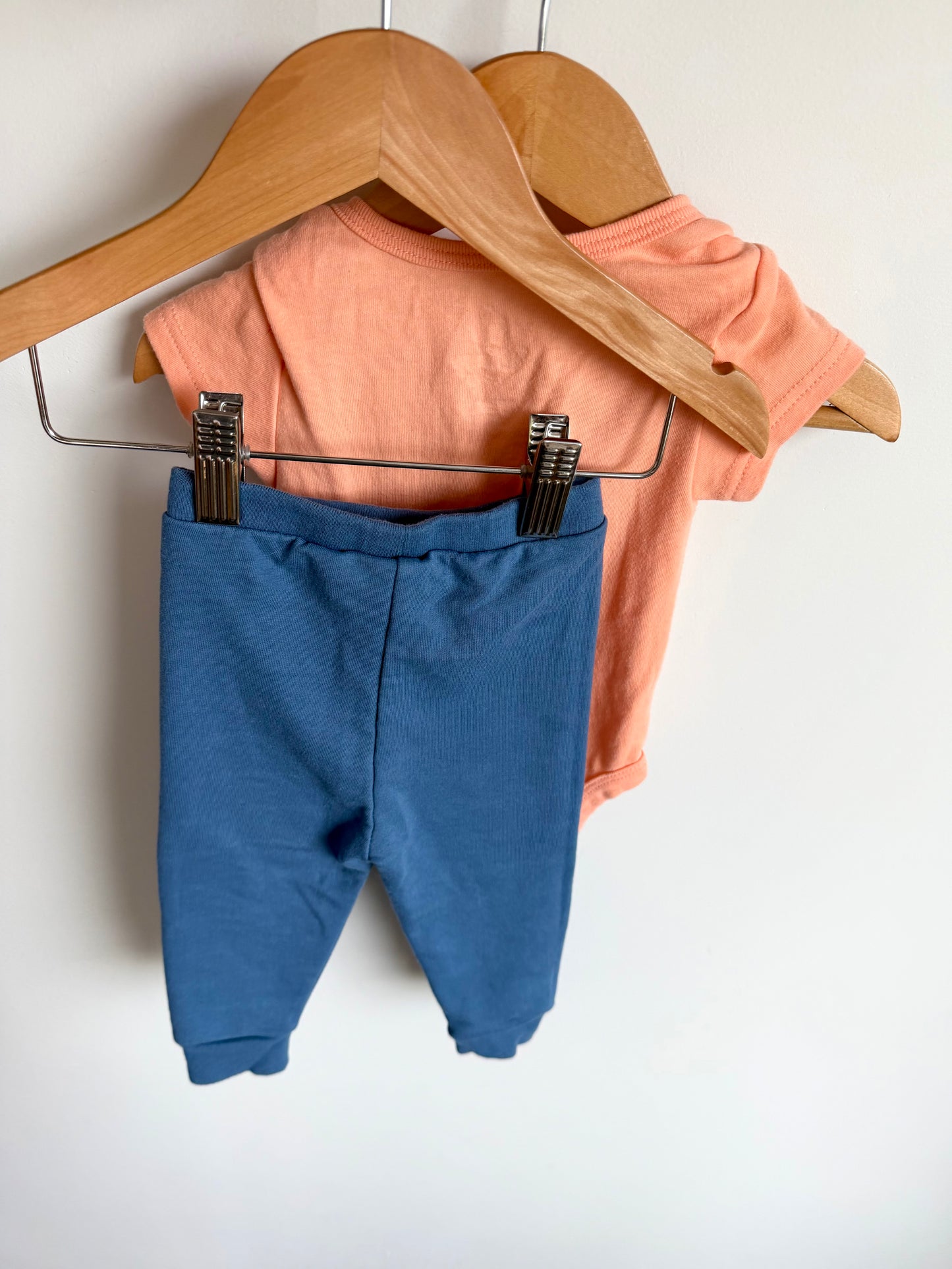 Mickey Mouse Bodysuit + Blue Pants Set / 3-6m