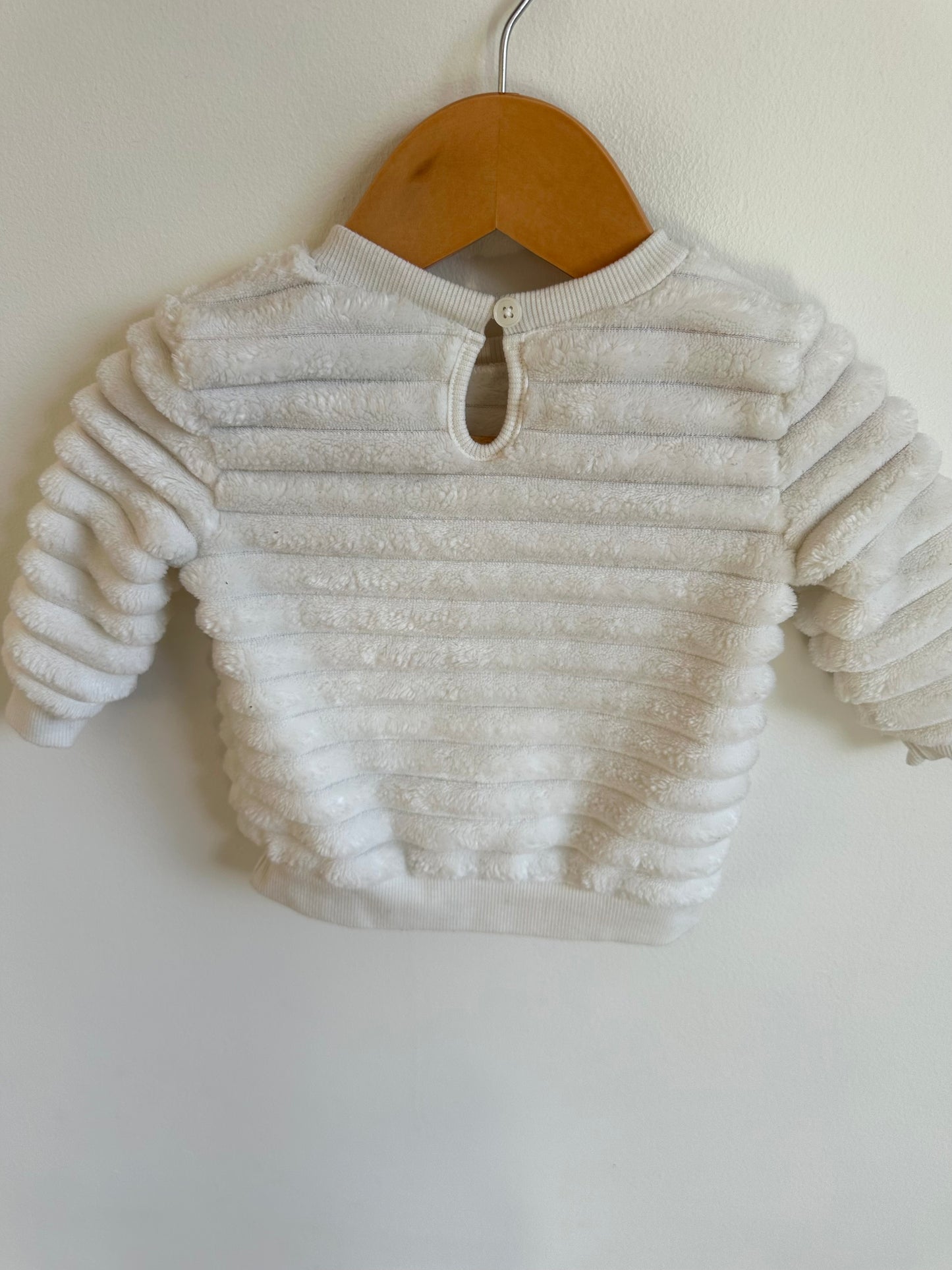 Cream Fuzzy Sweater / 0-3m