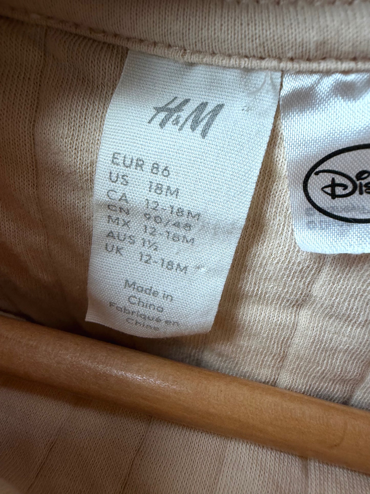 H&M Quilted Tan Winnie the Pooh Crewneck / 12-18m