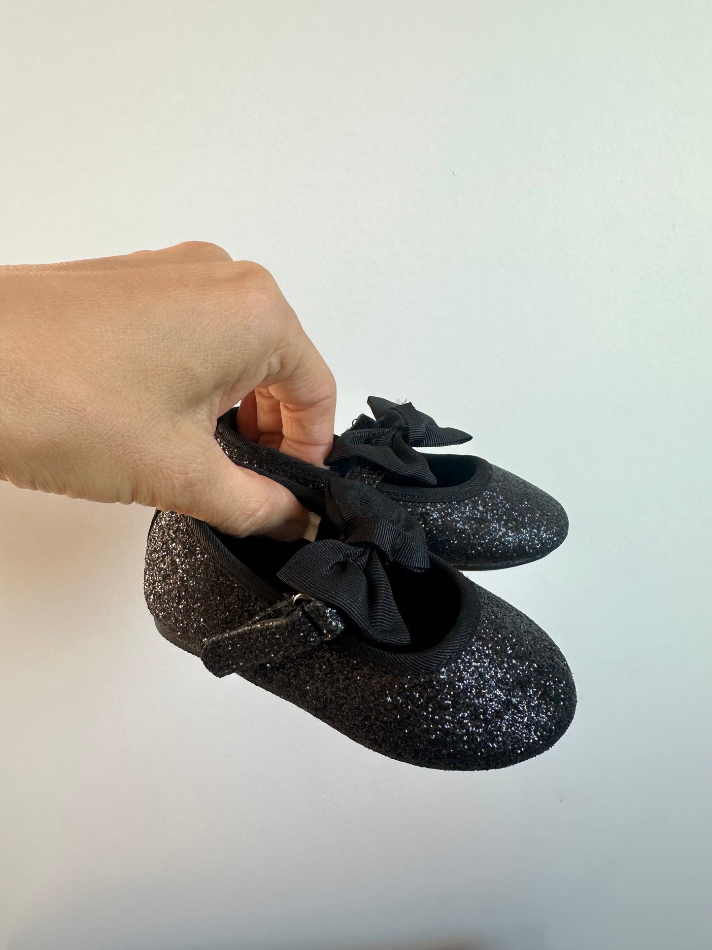 Black Sparkly Ballet Flats / Size 4 Toddler