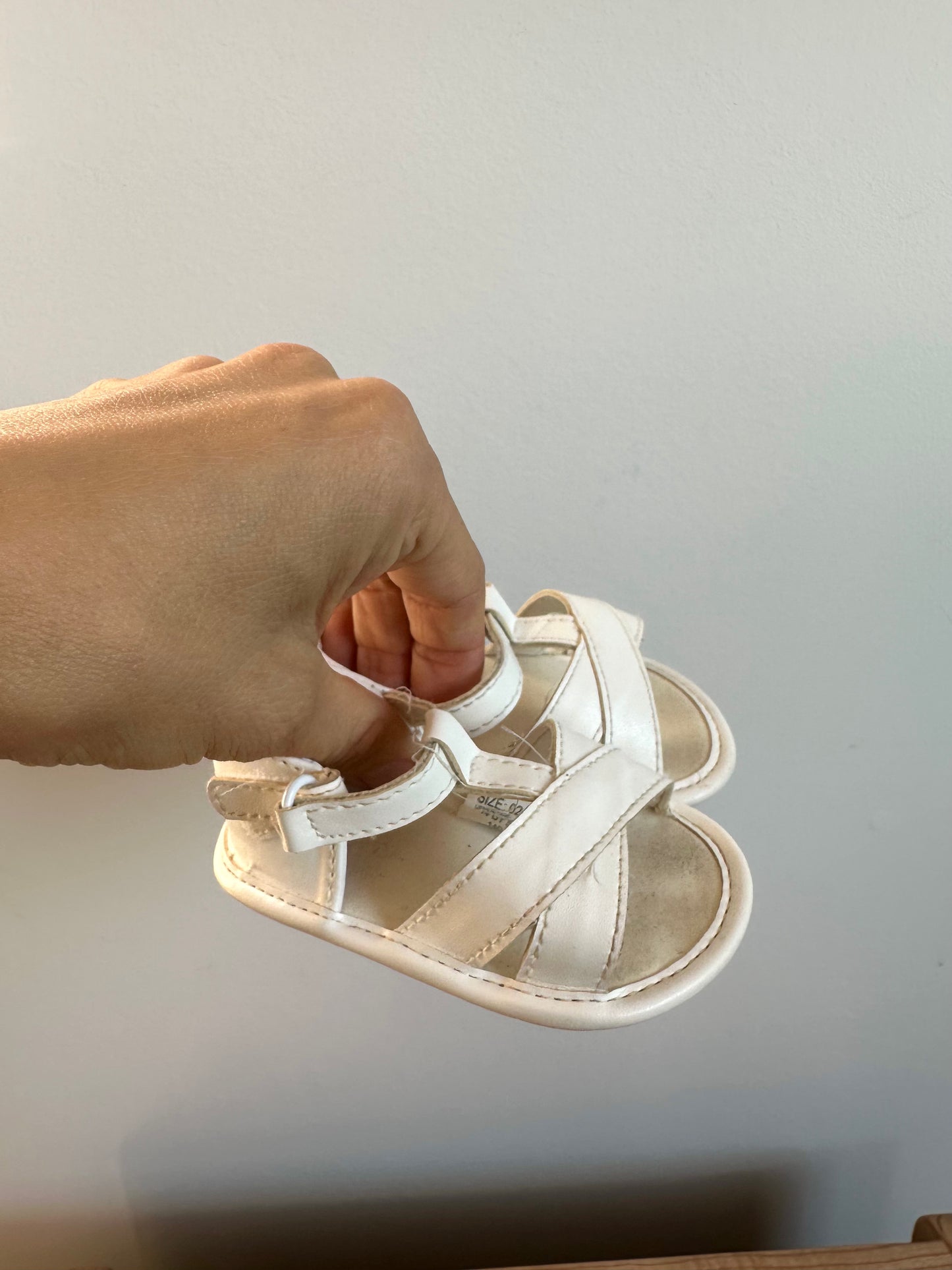 White Strap Sandals Shoes / Size 2 Infant