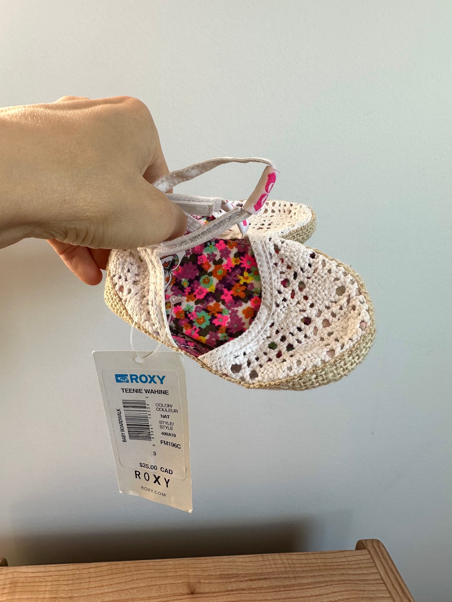 Roxy Lace Sandals (With Tags) / Size 3 Infant