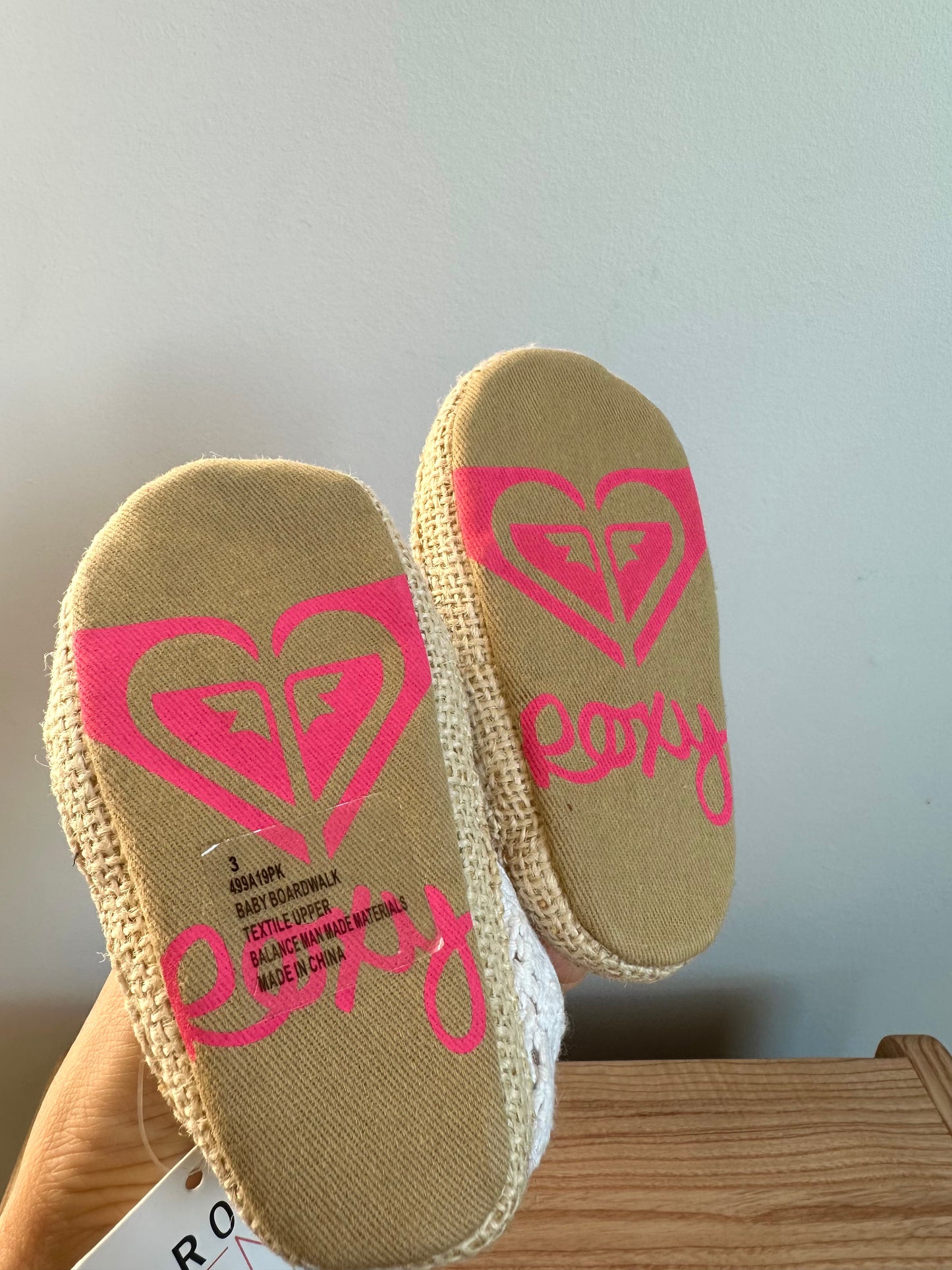 Roxy Lace Sandals (With Tags) / Size 3 Infant