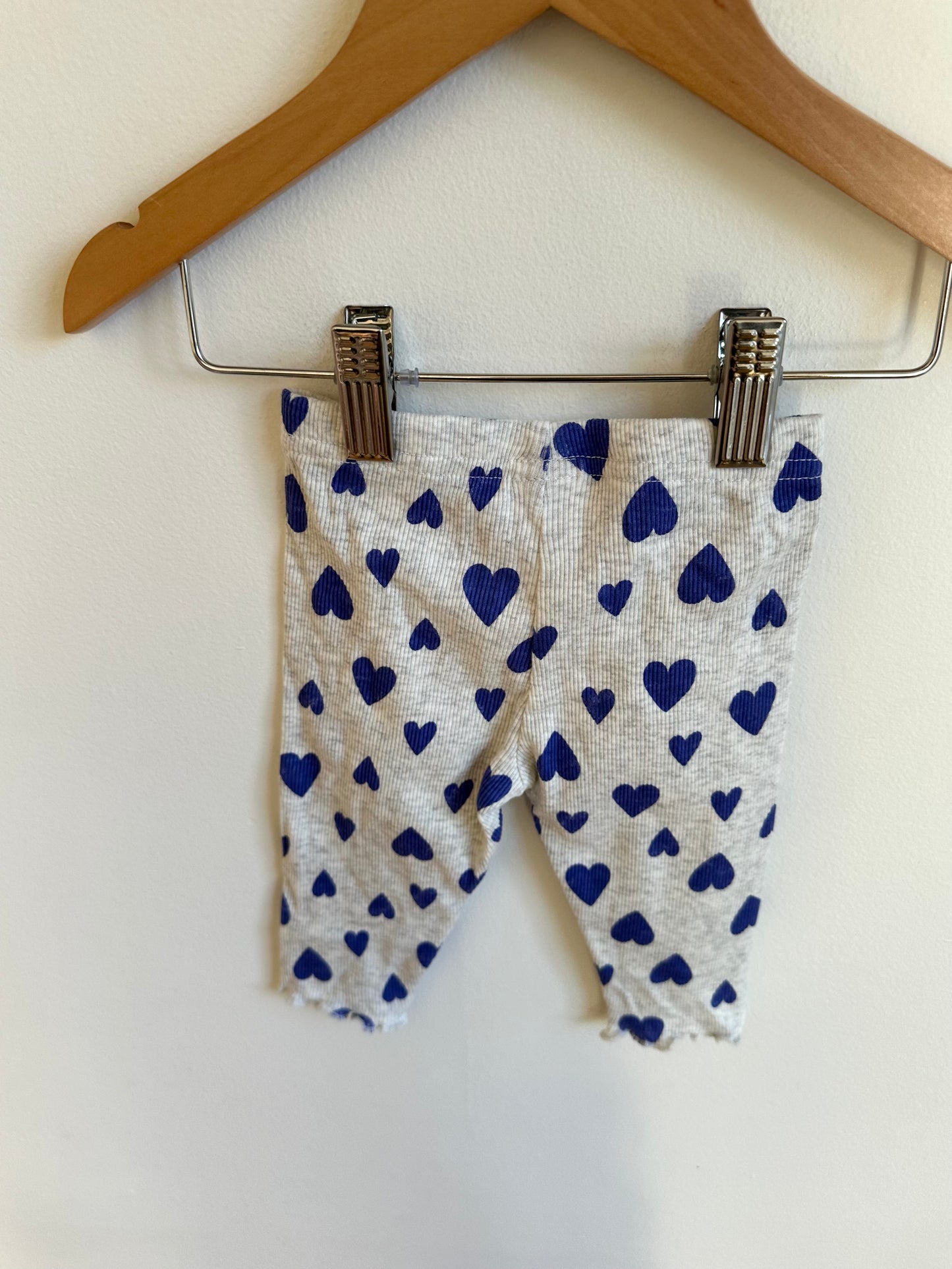 Grey Pants with Hearts / 6m