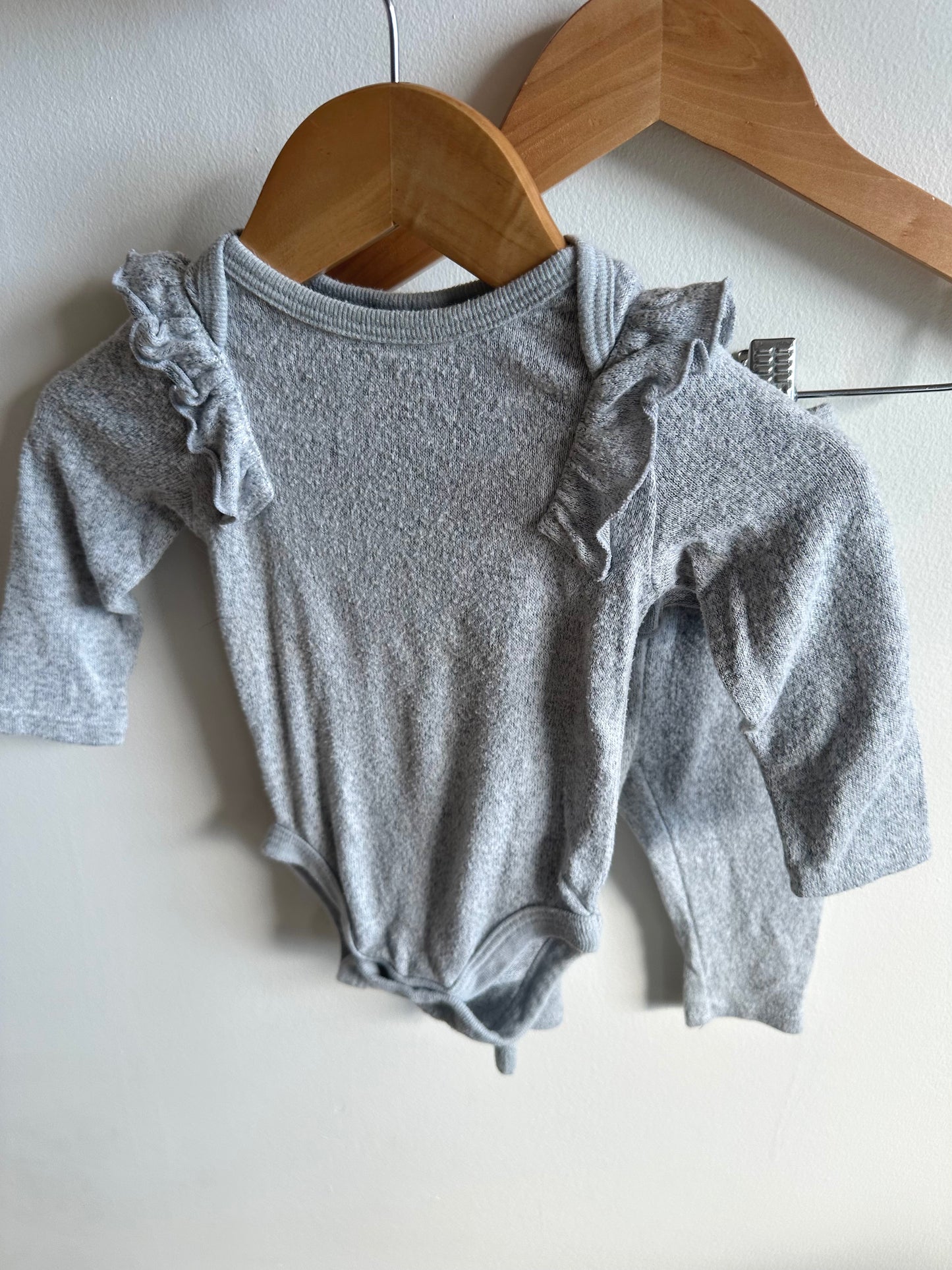 Grey Ruffle Bodysuit with Pants Set / 6m