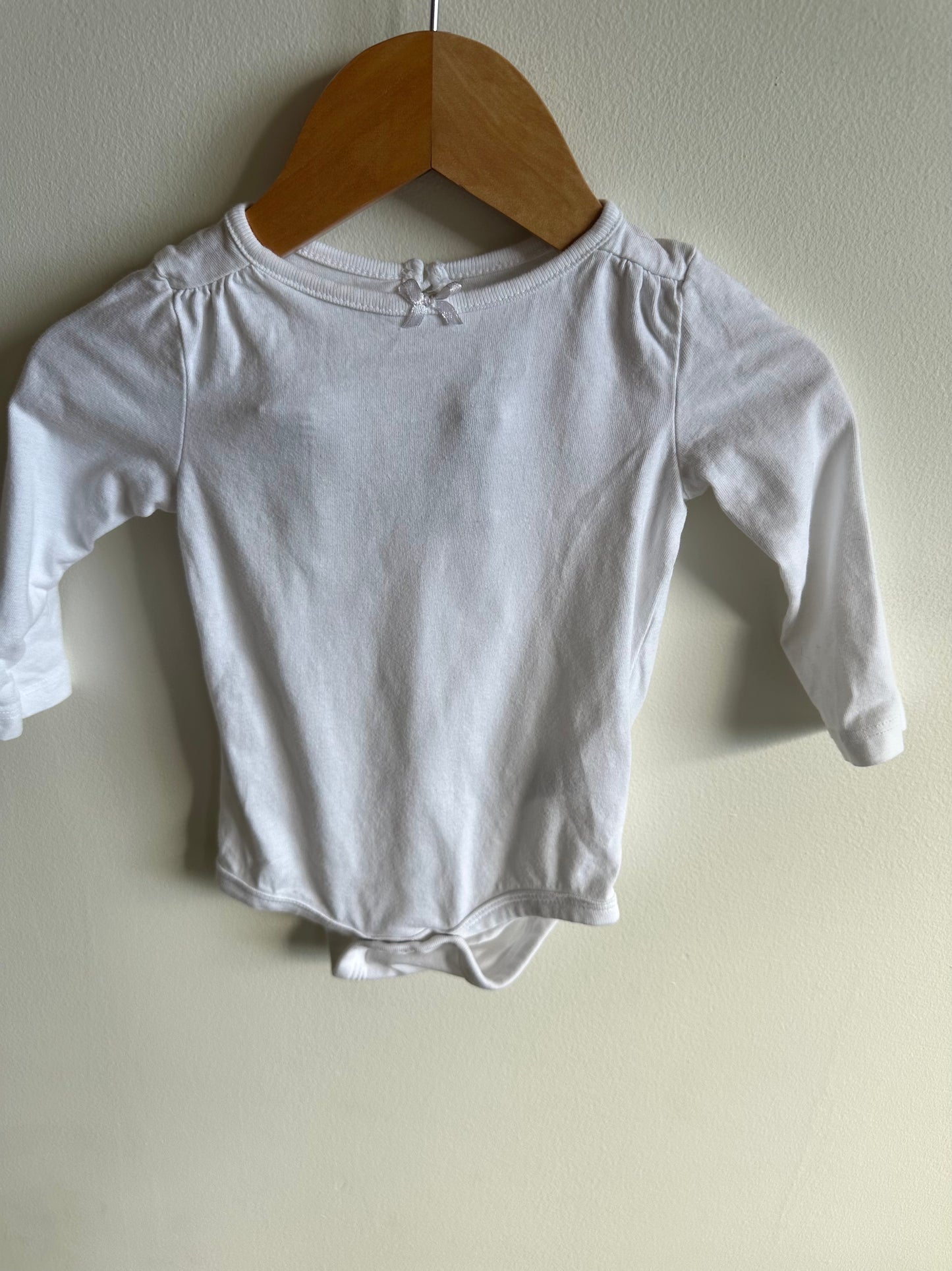 White Bow Bodysuit / 3-6m