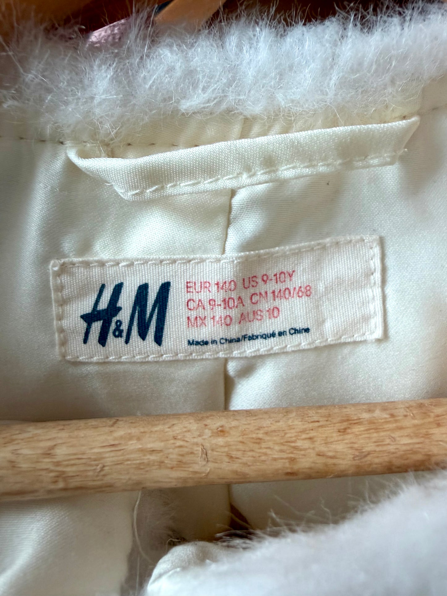 H&M Fuzzy Formal Sweater / 4-9 years