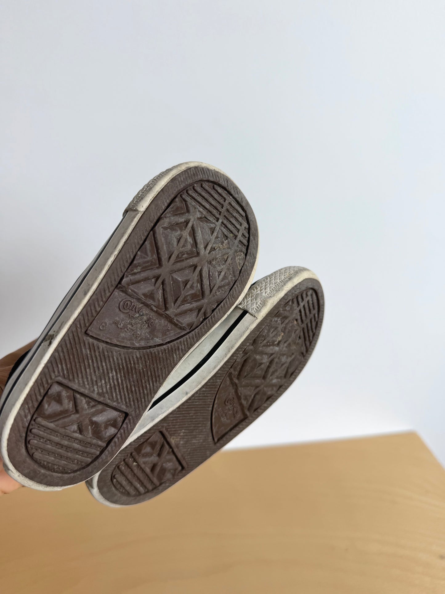 Converse Black Sneakers / Size 6 toddler