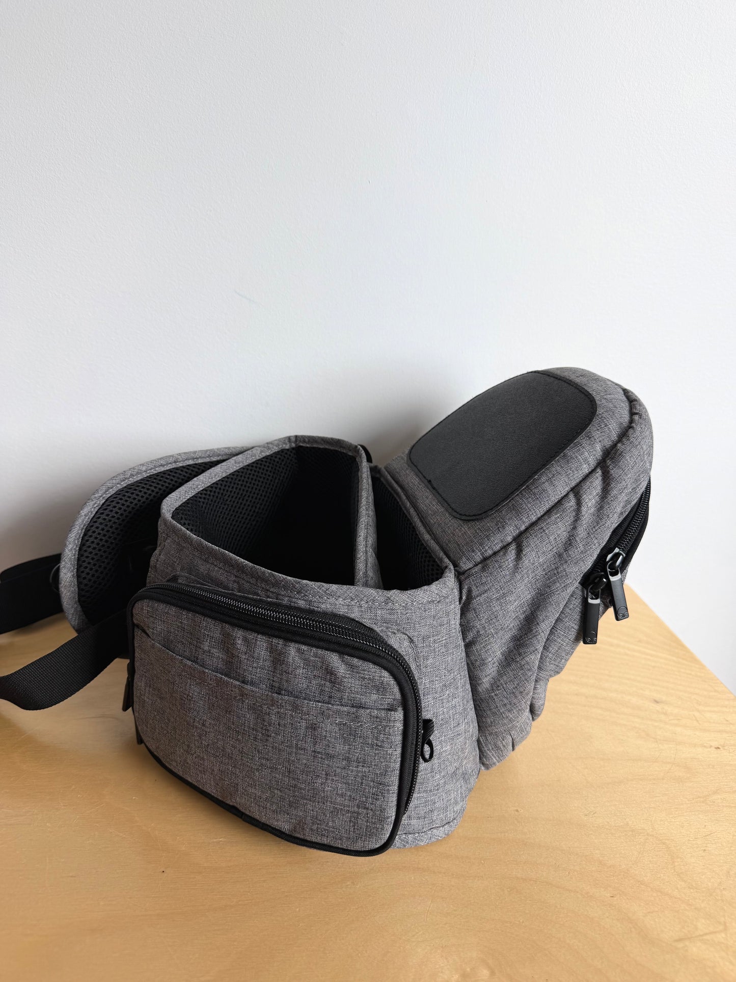 TushBaby Hip Seat Carrier / 6-36m (No Shipping)