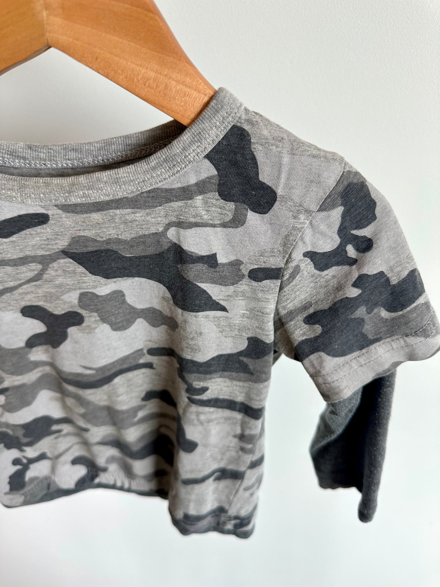 Camo T-Shirt with Long Sleeve Top / 2T