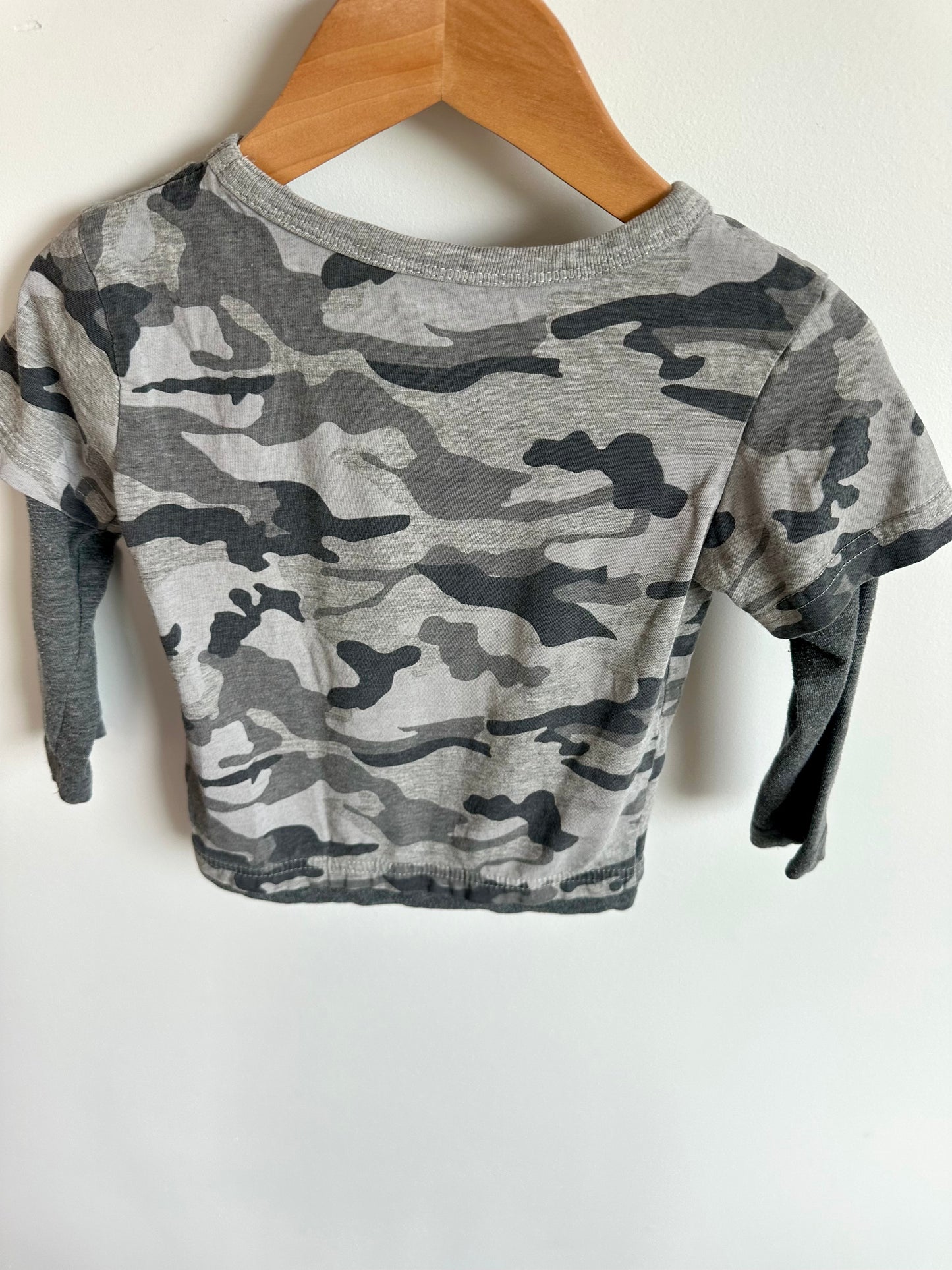 Camo T-Shirt with Long Sleeve Top / 2T