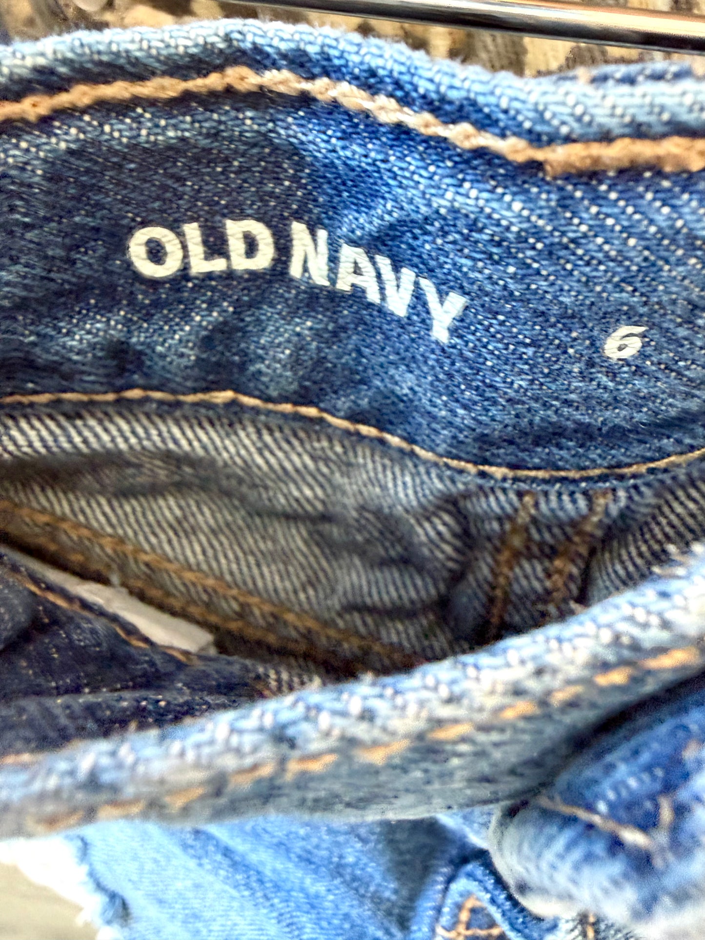 Distressed High Rise Denim Shorts / 6T