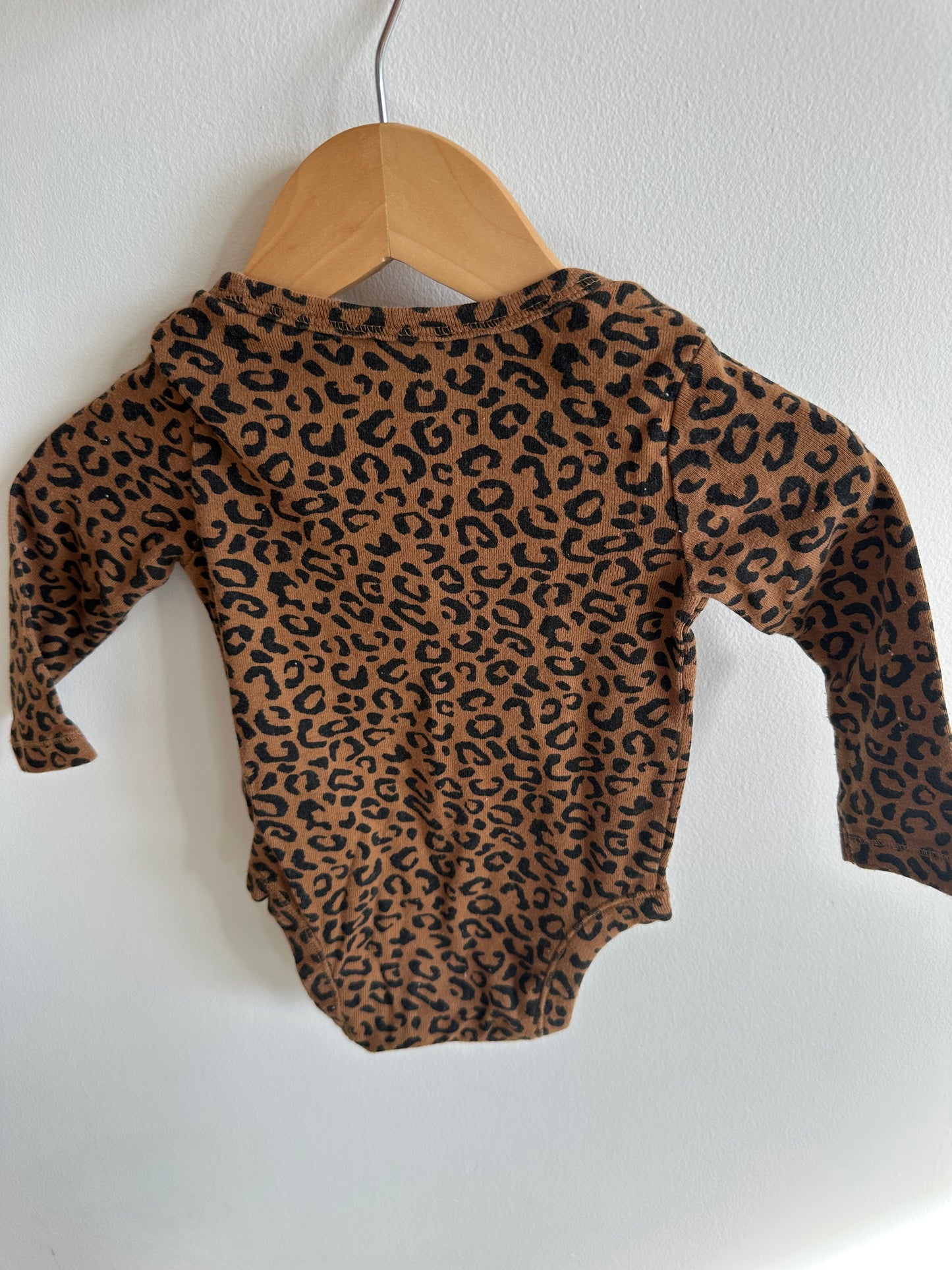 Animal Print Long Sleeve Bodysuit / 3-6m