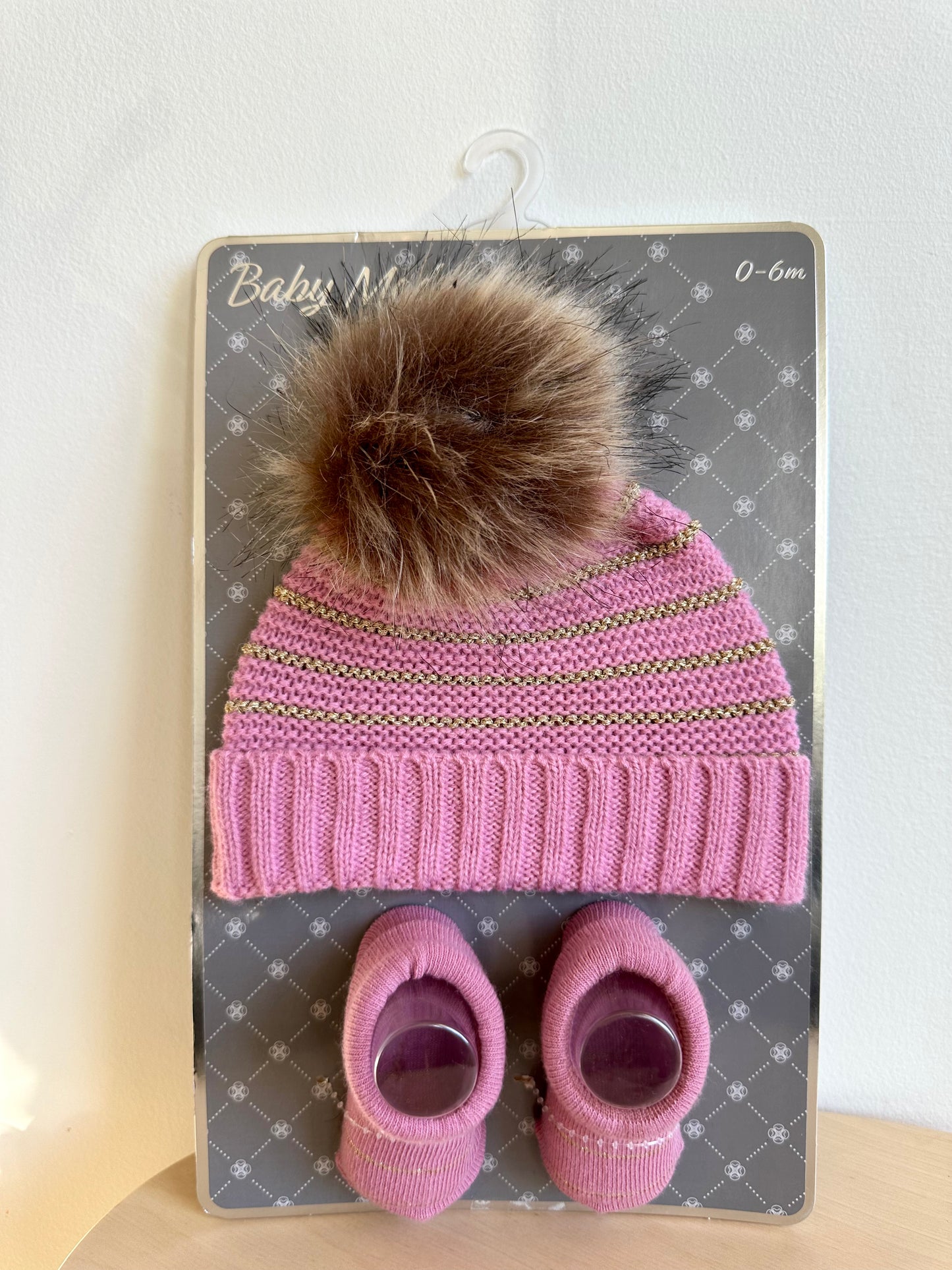Pink Beanie with Slippers (In Package) / 0-6m
