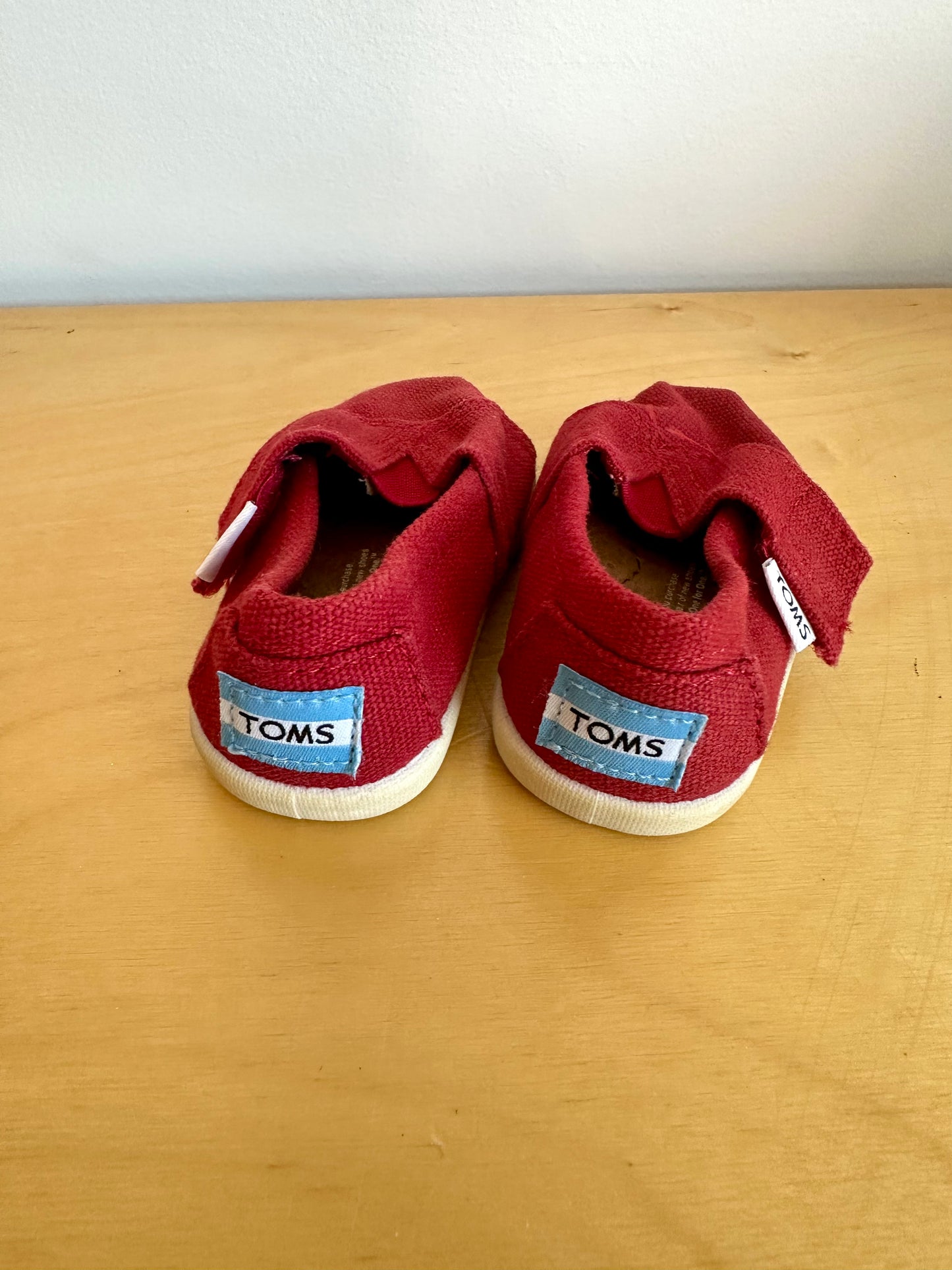 Toms Red Shoe / Size 3 Infant