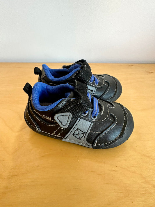 Flexible Traction Sneakers / Size 3 Infant