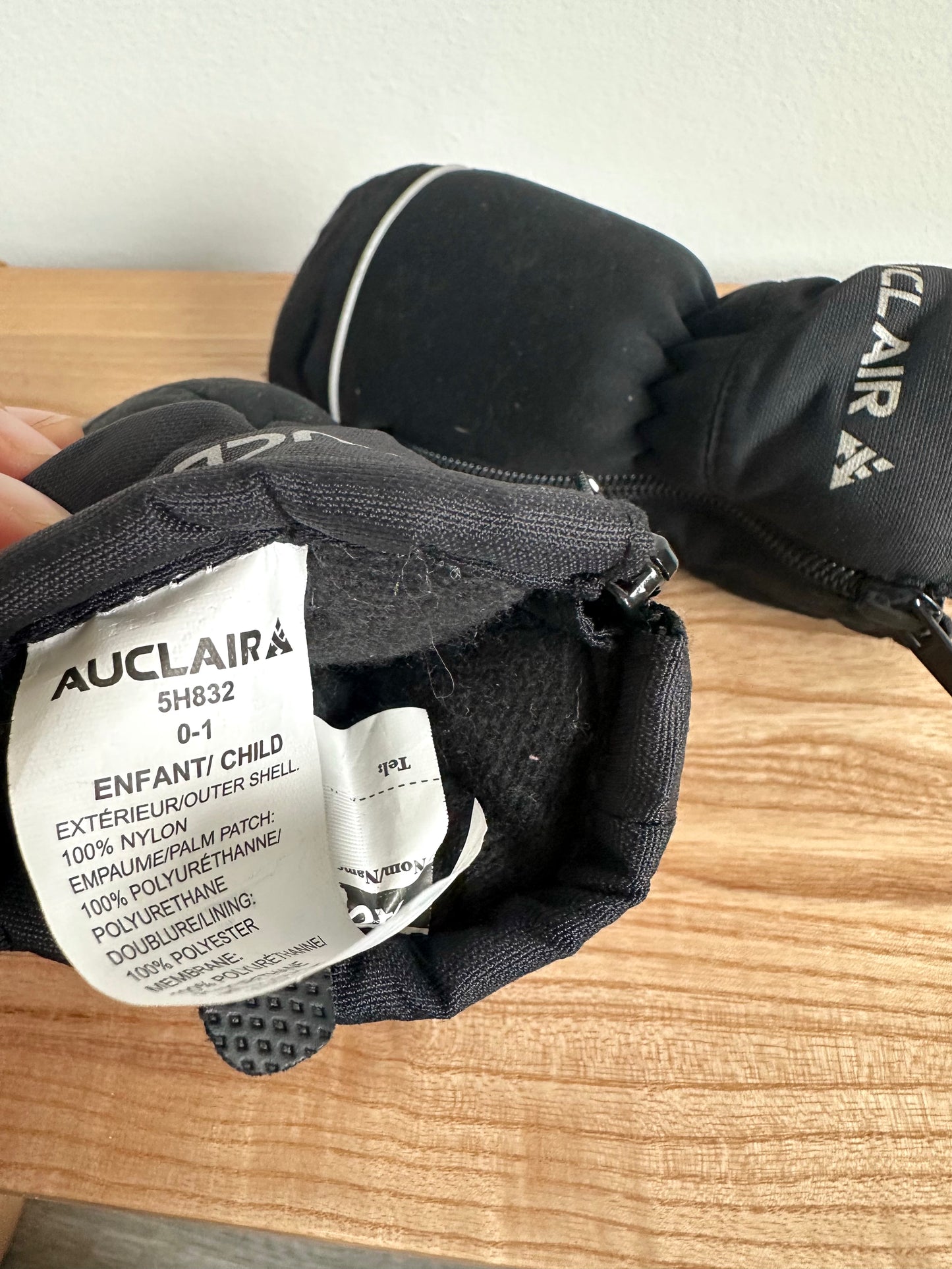 Black Winter Zipper Gloves / 4-12m