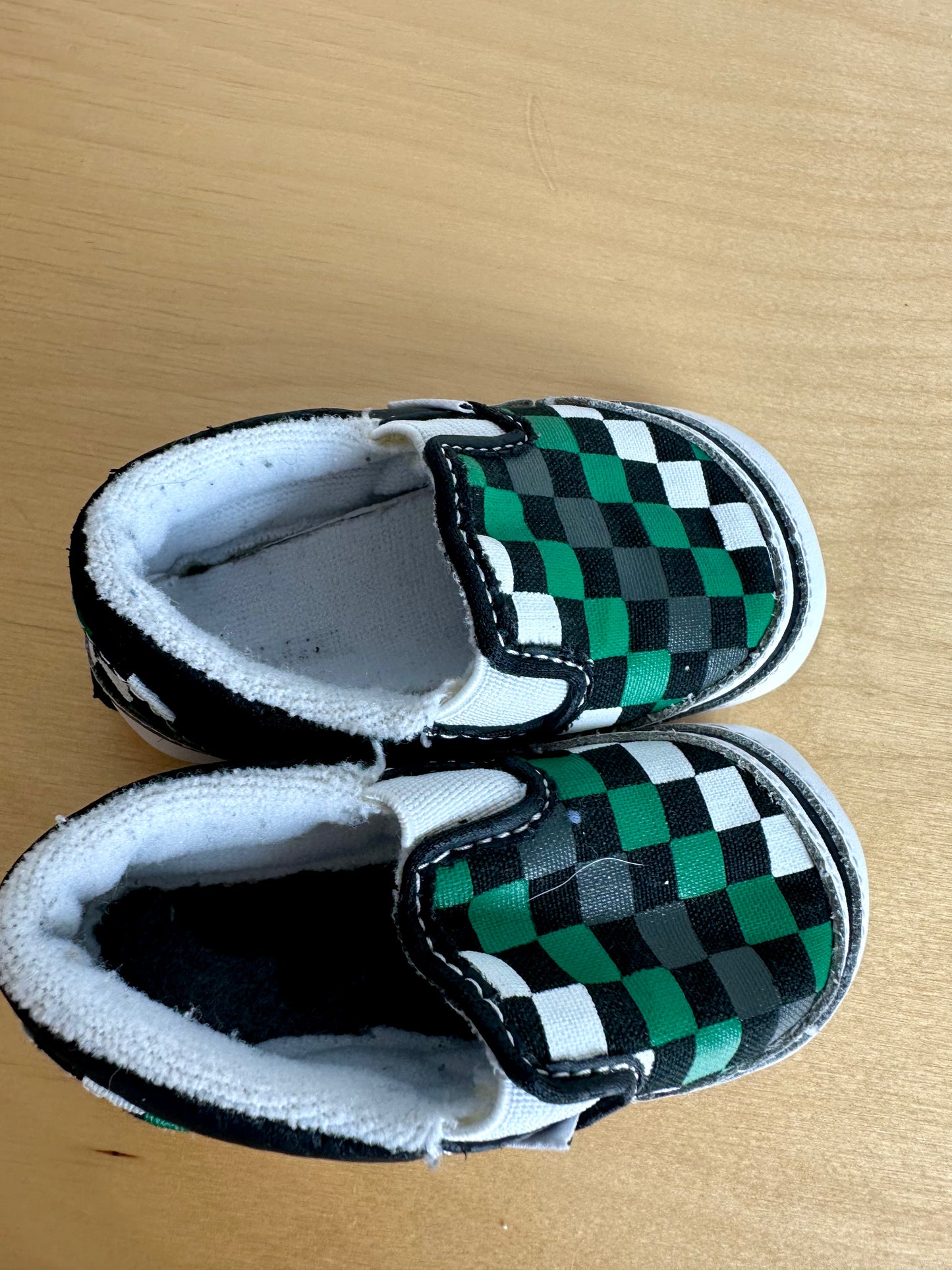Vans Green + Black Checkered Shoes (PLAY) / Size 3 Infant