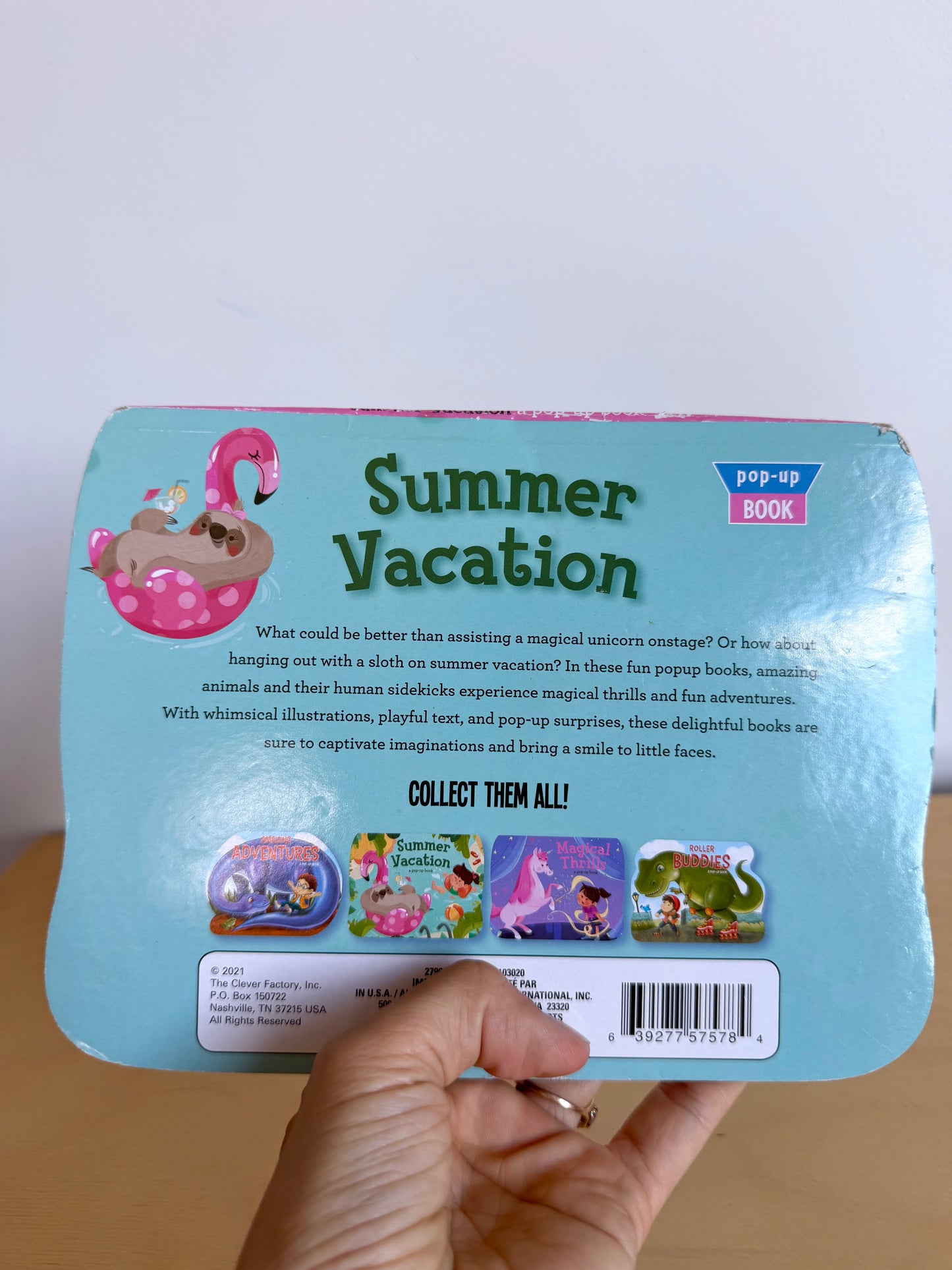 Summer Vacation Pop Up Book / 2-5 years